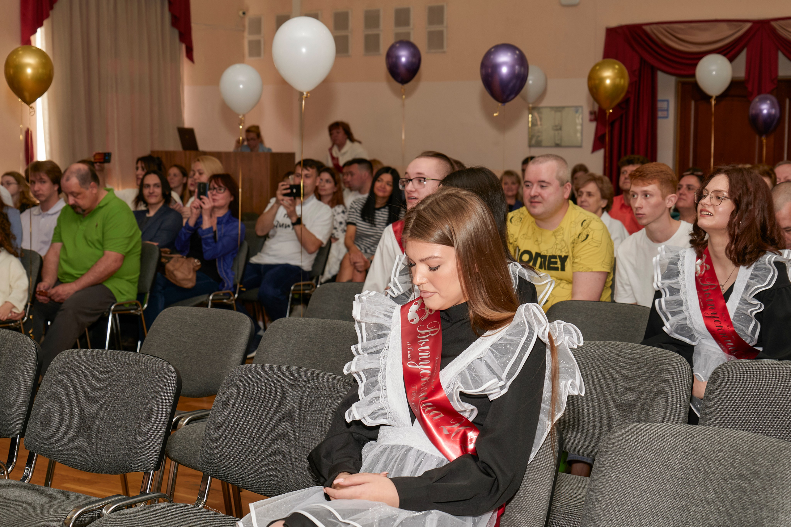 Последний звонок школа 1413. Детский и семейный фотограф г. Москва Оксана Катаджи