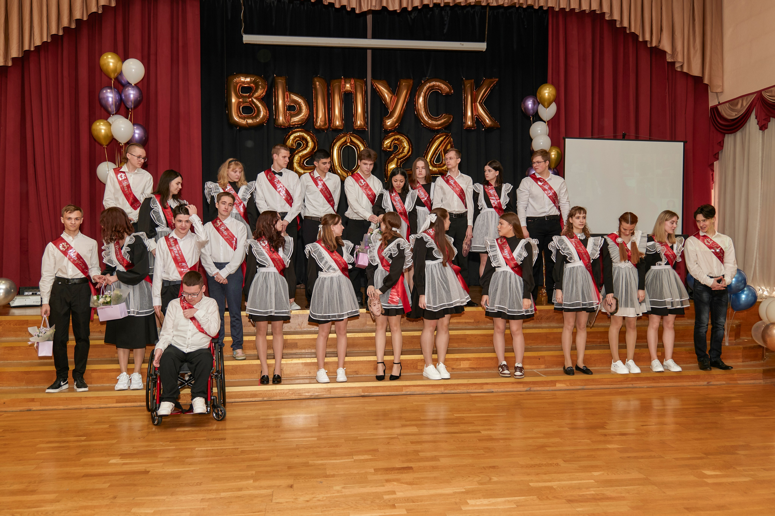 Последний звонок школа 1413. Детский и семейный фотограф г. Москва Оксана Катаджи