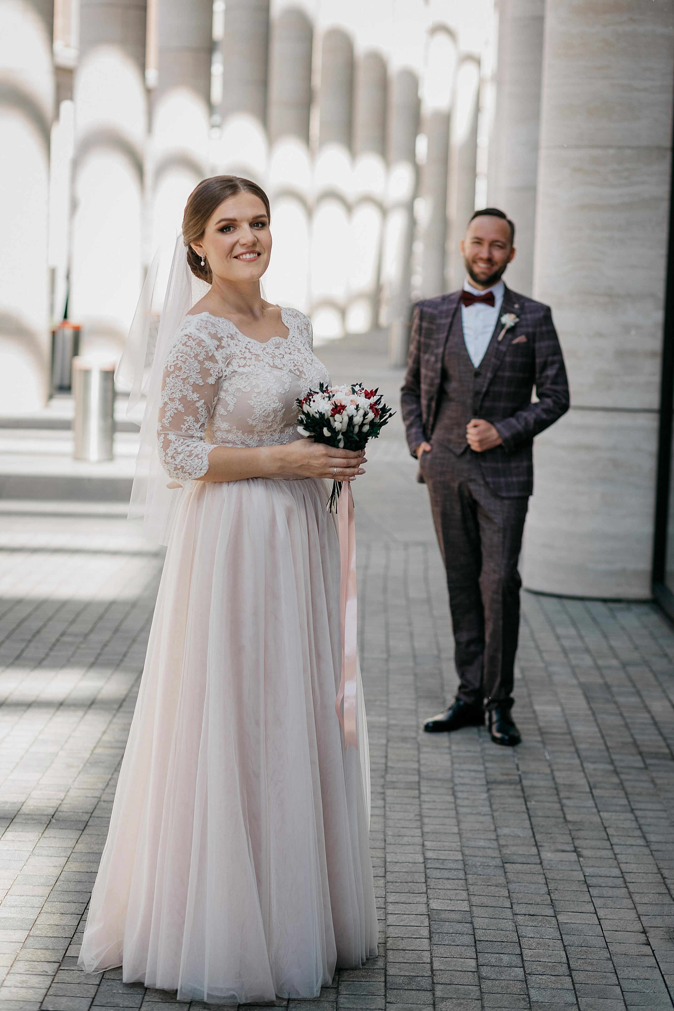 Лидия и Игорь: сборы невесты, Второй Дворец, Исаакиевская площадь, банкет. Душевный фотограф в Санкт-Петербурге. Свадебные и семейные фотосессии