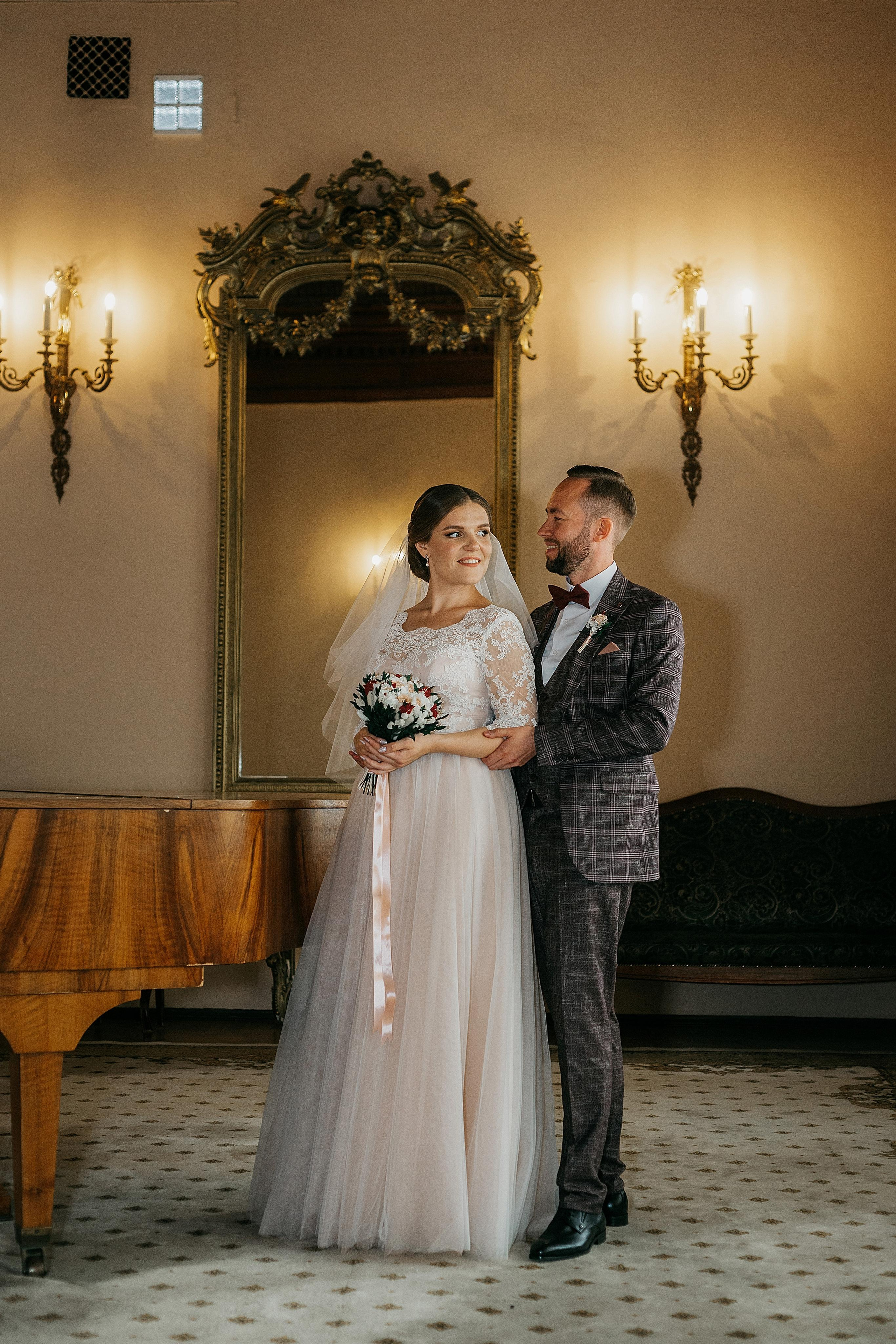 Лидия и Игорь: сборы невесты, Второй Дворец, Исаакиевская площадь, банкет. Душевный фотограф в Санкт-Петербурге. Свадебные и семейные фотосессии