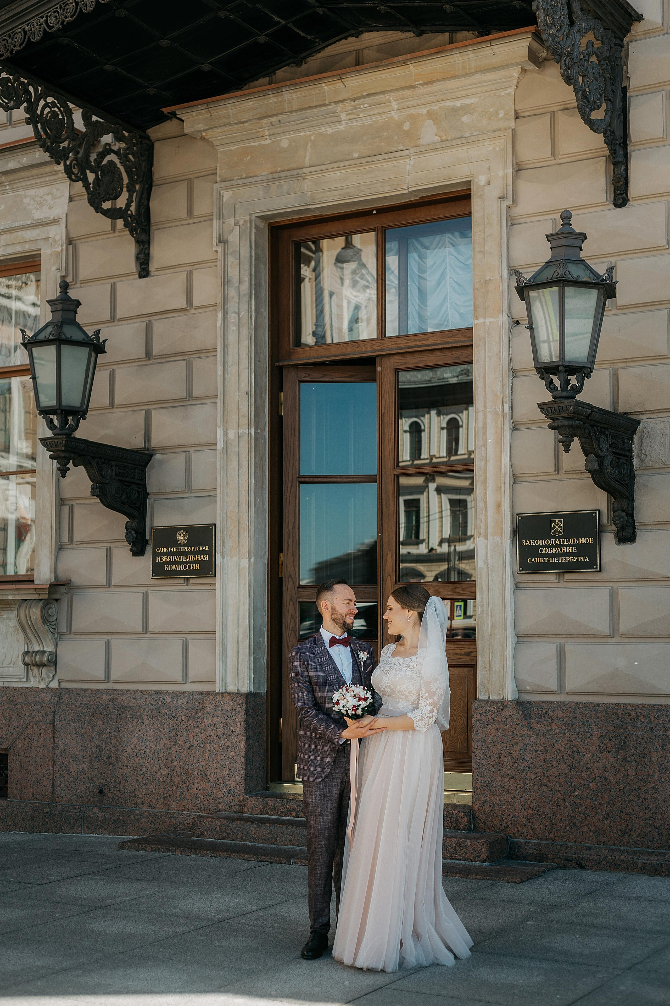 Лидия и Игорь: сборы невесты, Второй Дворец, Исаакиевская площадь, банкет. Душевный фотограф в Санкт-Петербурге. Свадебные и семейные фотосессии