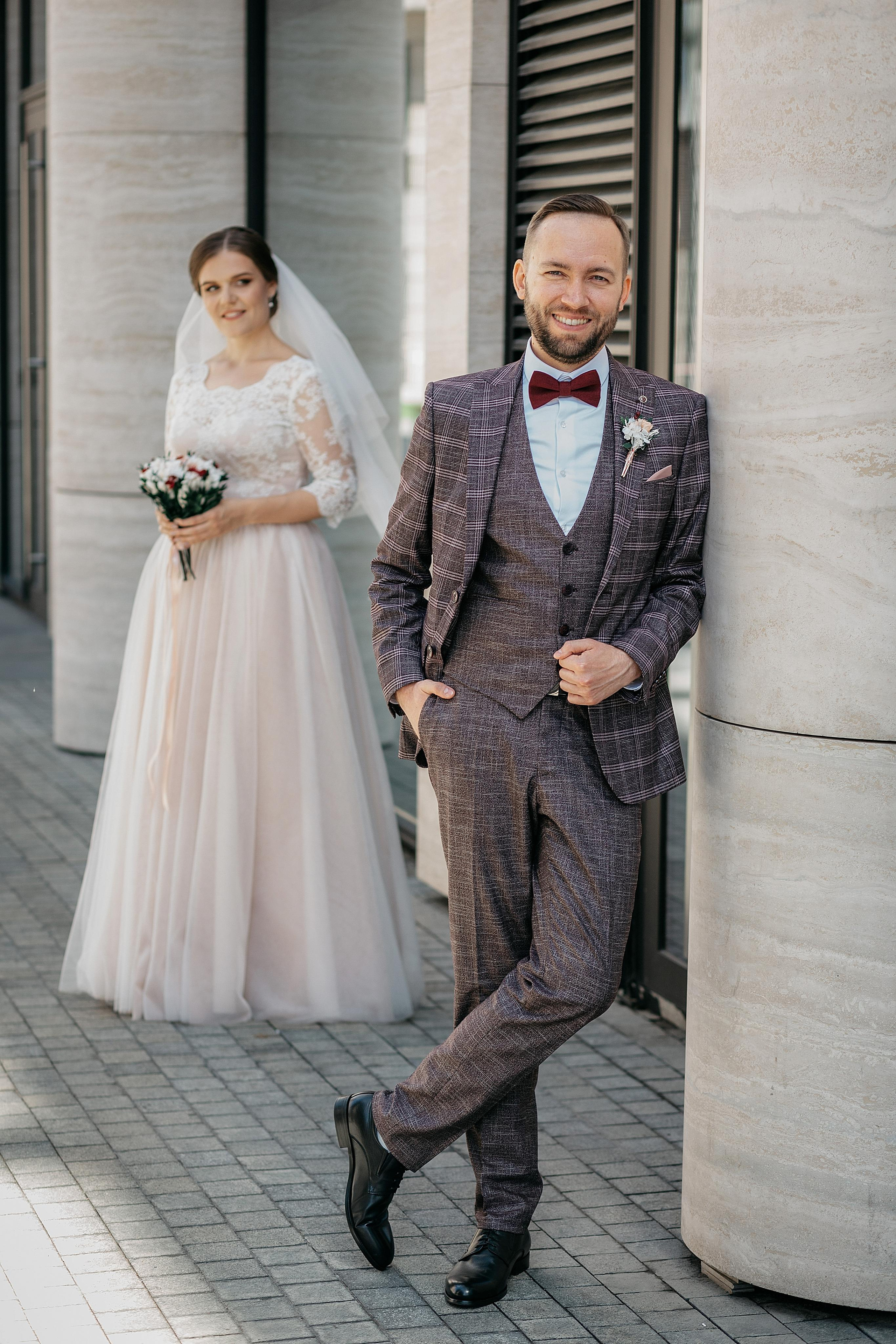 Лидия и Игорь: сборы невесты, Второй Дворец, Исаакиевская площадь, банкет. Душевный фотограф в Санкт-Петербурге. Свадебные и семейные фотосессии