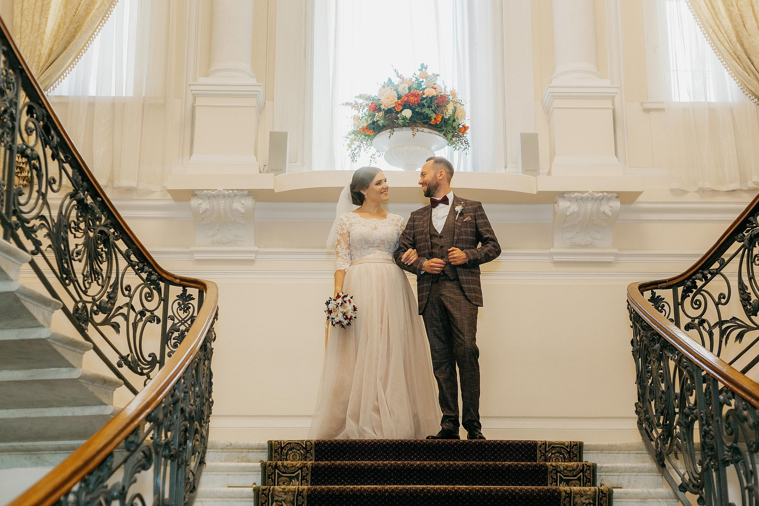 Лидия и Игорь: сборы невесты, Второй Дворец, Исаакиевская площадь, банкет. Душевный фотограф в Санкт-Петербурге. Свадебные и семейные фотосессии