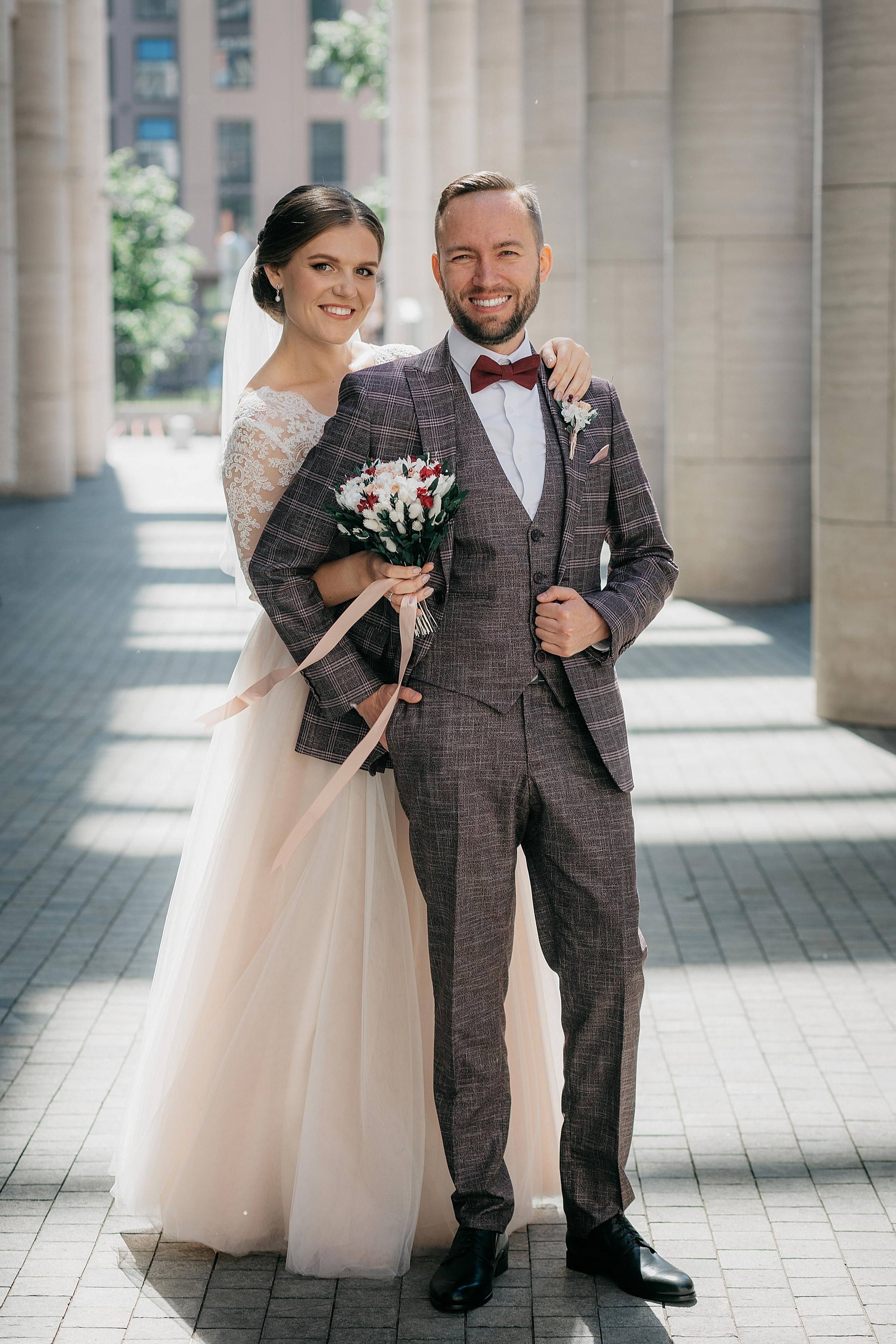 Лидия и Игорь: сборы невесты, Второй Дворец, Исаакиевская площадь, банкет. Душевный фотограф в Санкт-Петербурге. Свадебные и семейные фотосессии