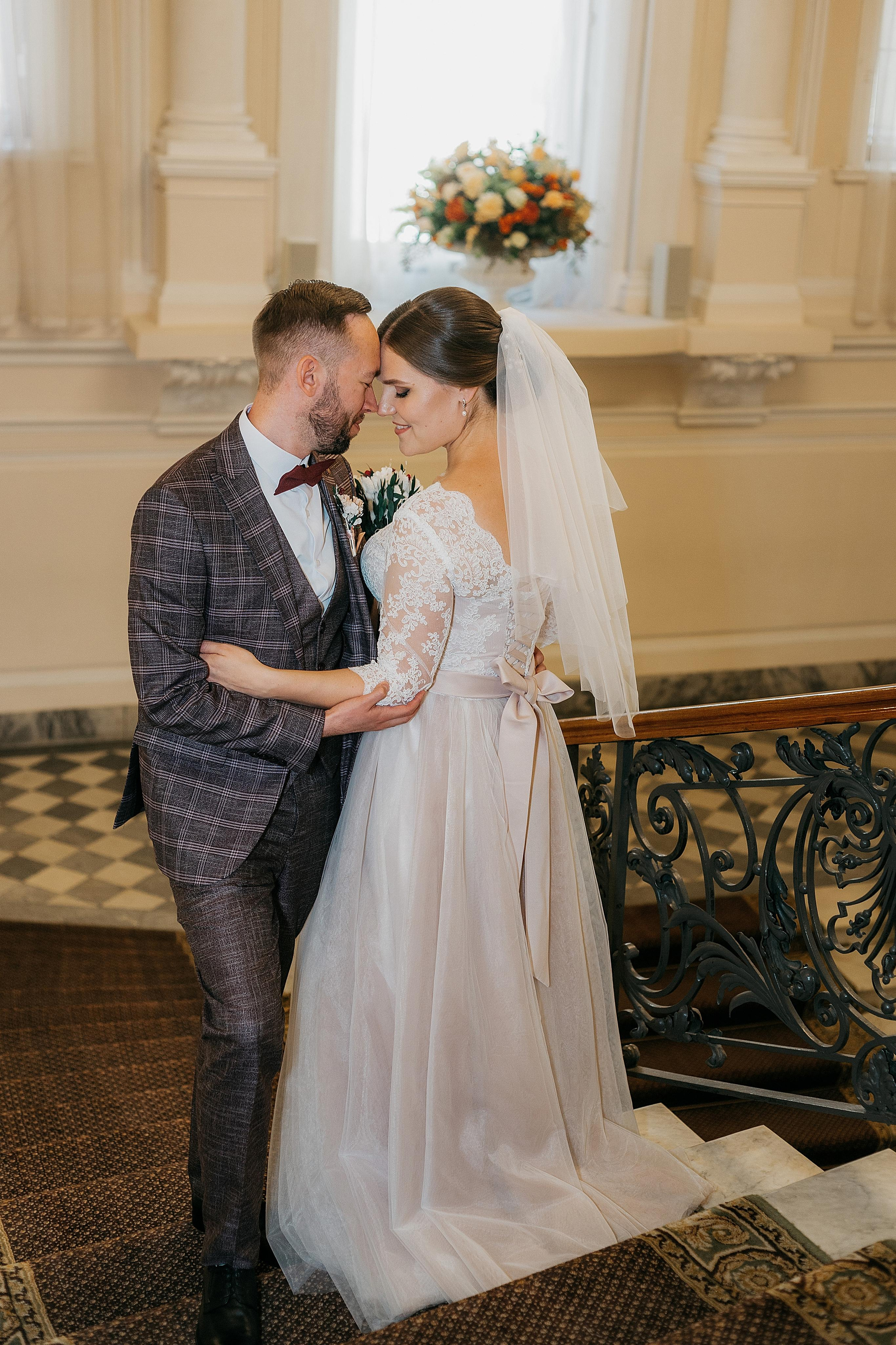 Лидия и Игорь: сборы невесты, Второй Дворец, Исаакиевская площадь, банкет. Душевный фотограф в Санкт-Петербурге. Свадебные и семейные фотосессии