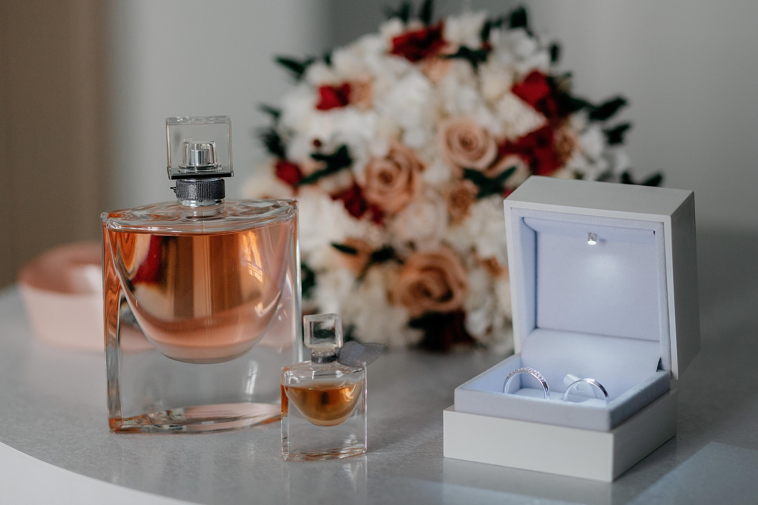 Лидия и Игорь: сборы невесты, Второй Дворец, Исаакиевская площадь, банкет. Душевный фотограф в Санкт-Петербурге. Свадебные и семейные фотосессии