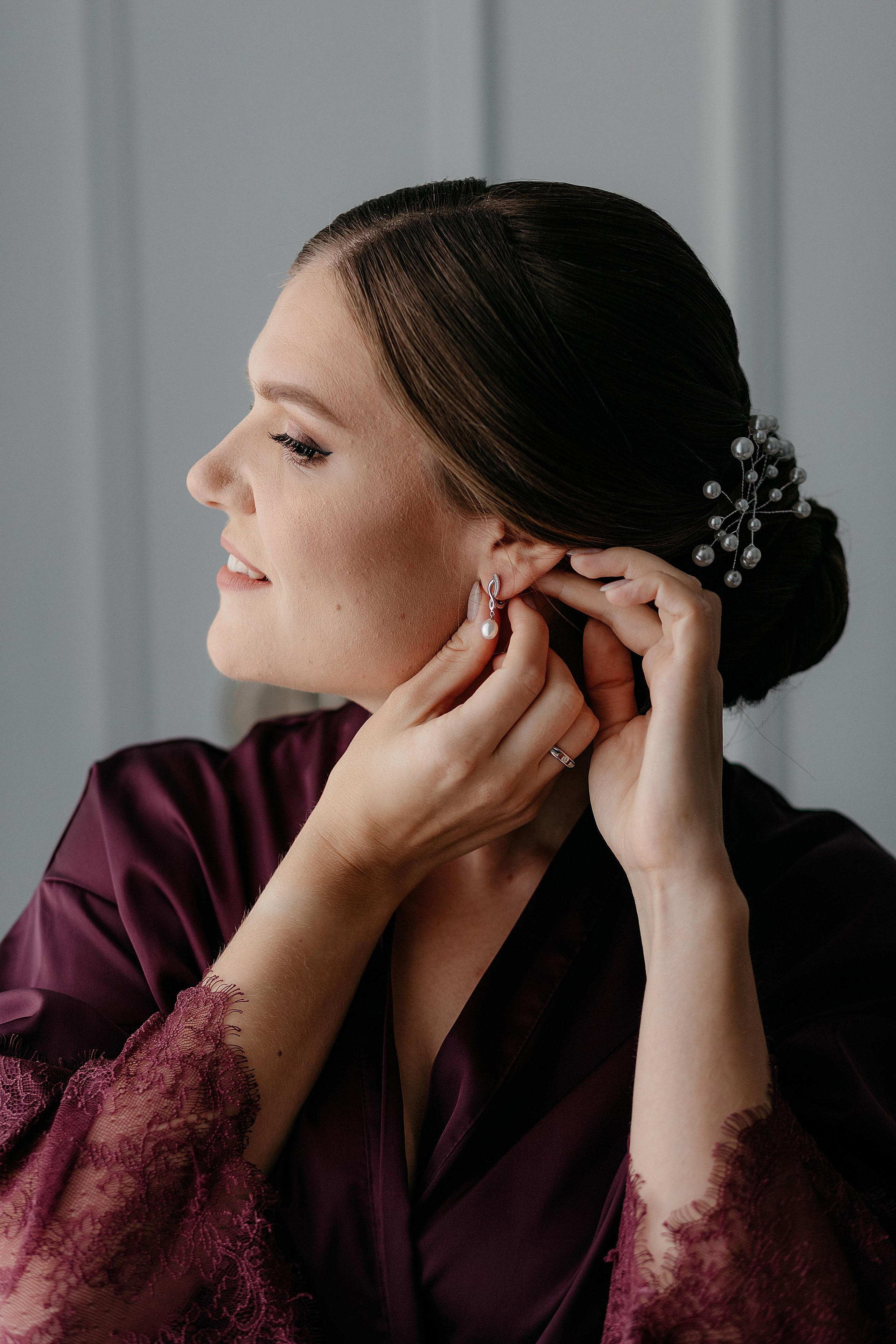 Лидия и Игорь: сборы невесты, Второй Дворец, Исаакиевская площадь, банкет. Душевный фотограф в Санкт-Петербурге. Свадебные и семейные фотосессии