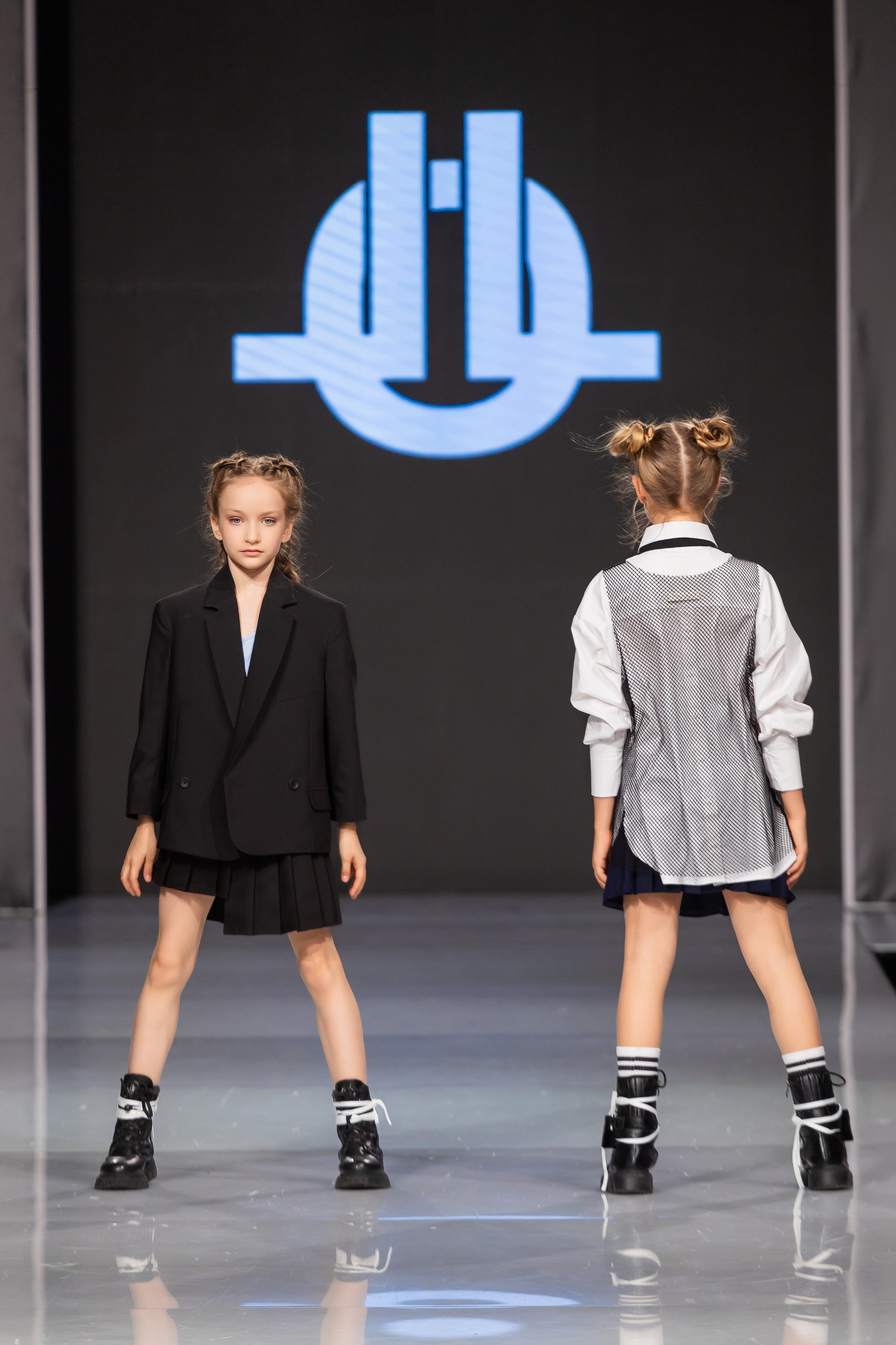 Estet Fashion Week. Photomantis