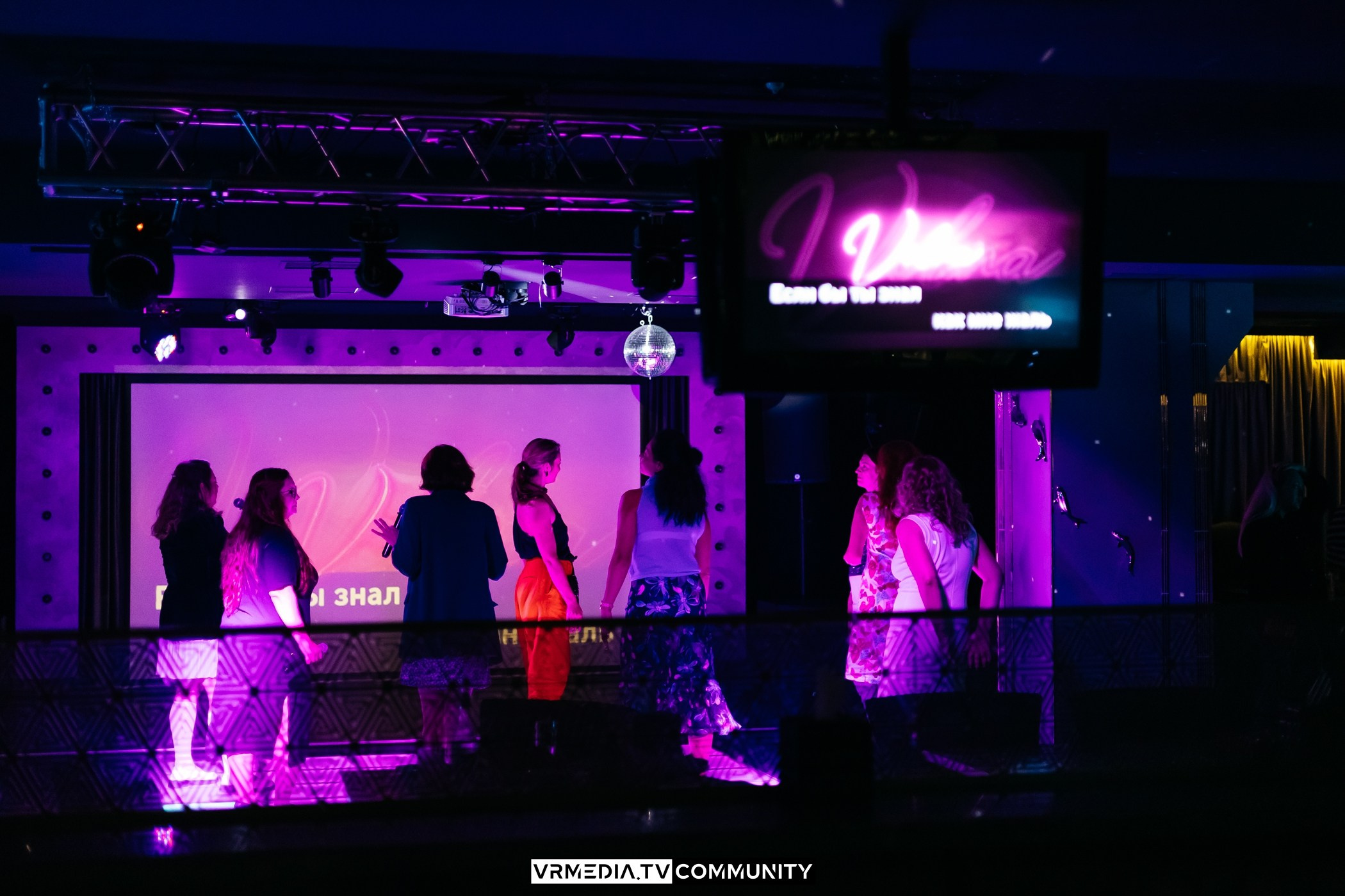 Караоке-бар «Volna»: Золотые 2000-е