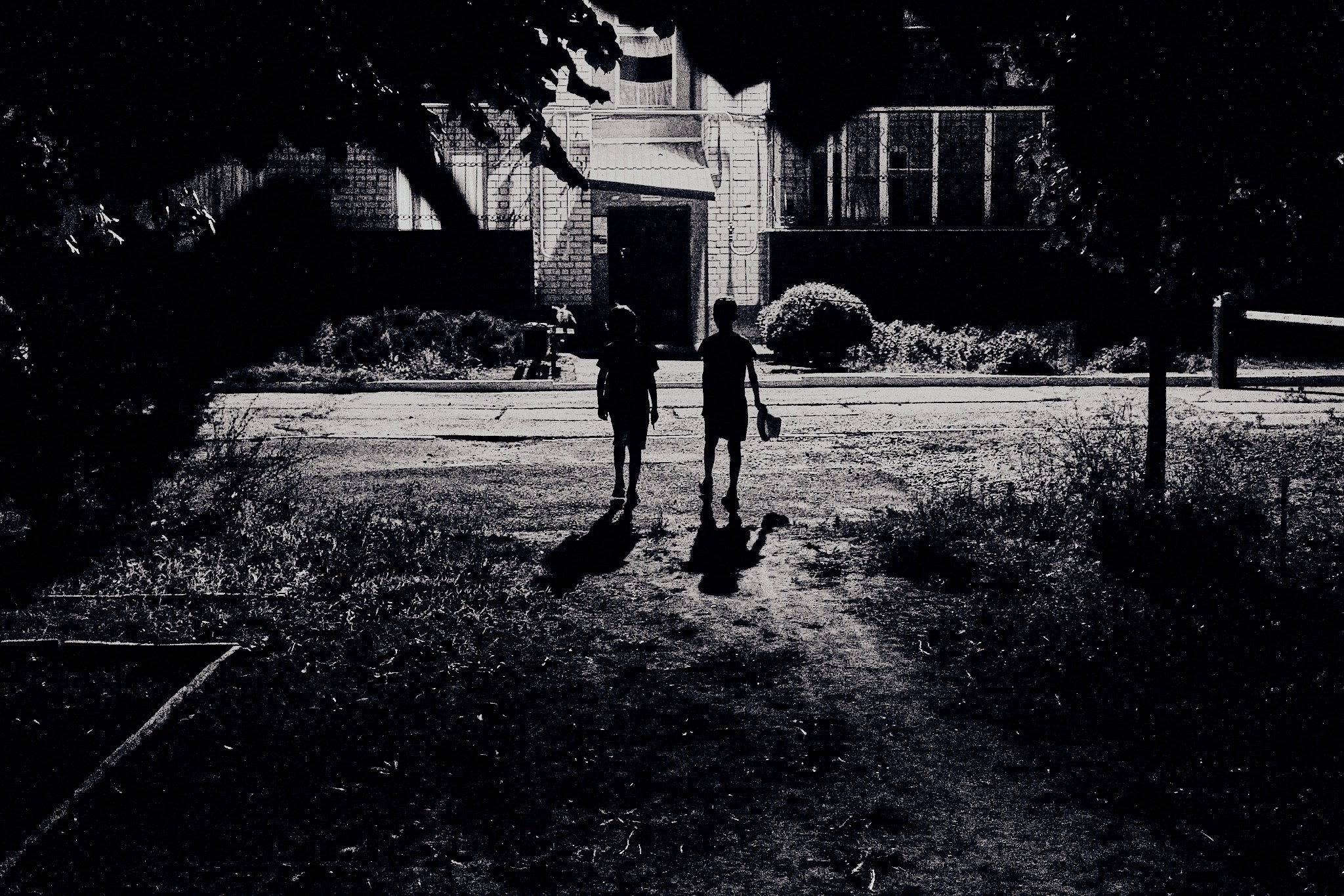 Привет! Меня зовут Слава Кравец, я репортажный фотограф в Московском регионе