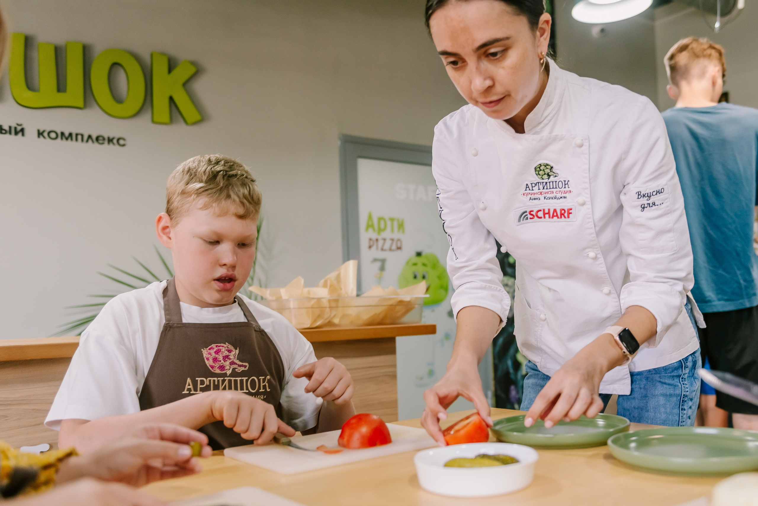 Инклюзивная кухня добра в Артишок 30. 07.35. Детский фотограф, семейный фотограф и репортажи в Кемерово