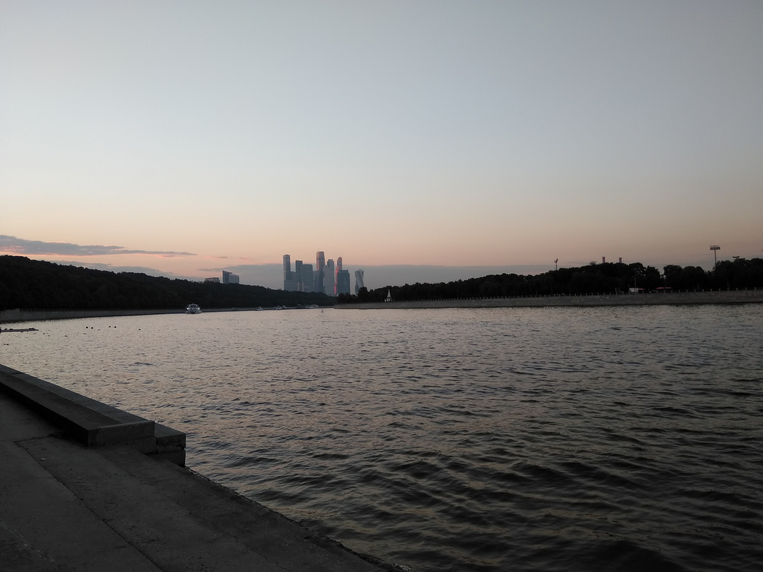 Прогулка на Воробьевых горах | 25.07.2017. Галерея Фантим