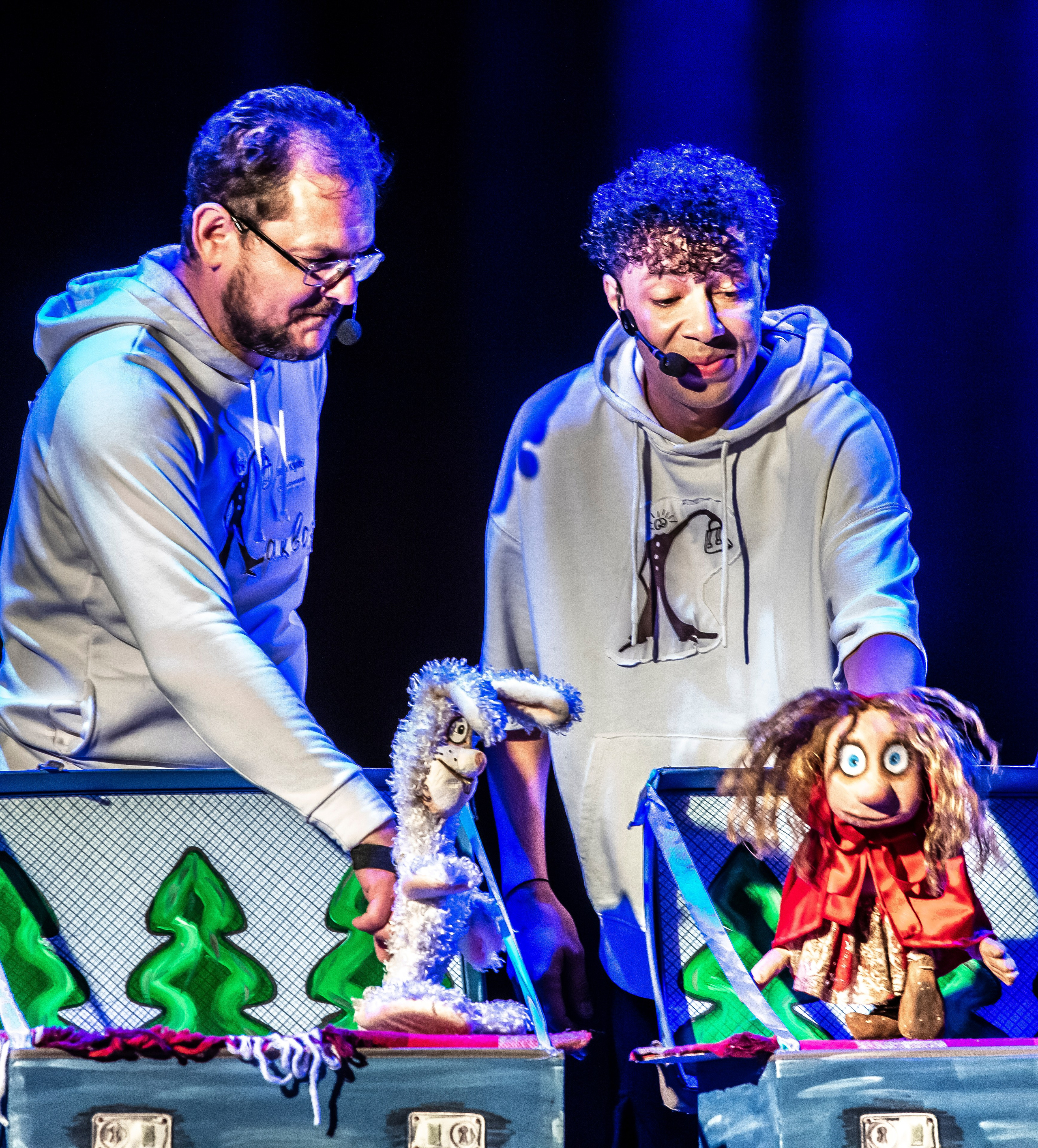 Спектакль театра Саквояж О Красной шапочке. Фотограф в Сочи Юрий Шептаев