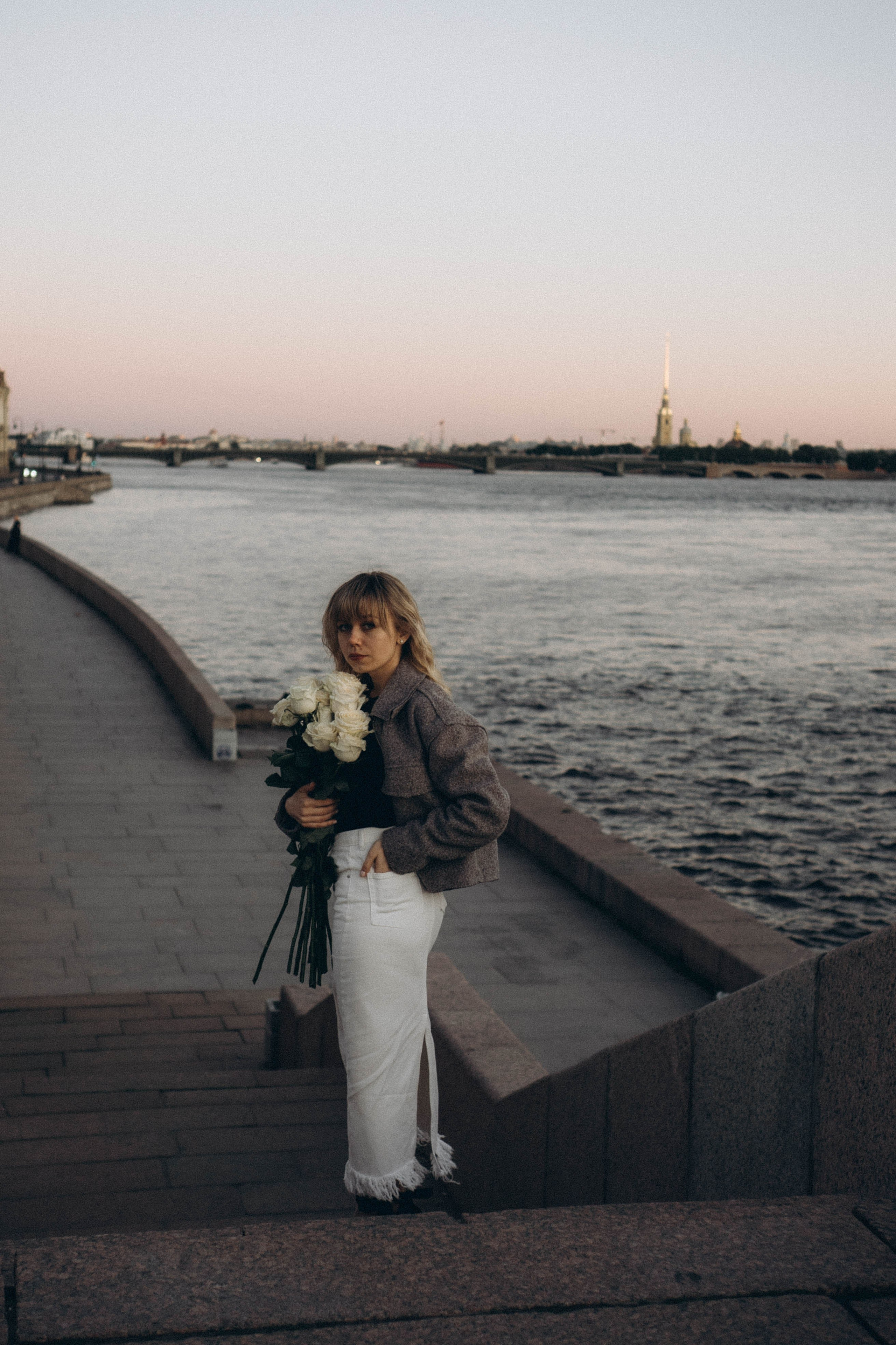 ПРОГУЛКА ПО ГОРОДУ В БЕЛЫЕ НОЧИ (другой вариант). Профессиональный фотограф, Санкт-Петербург — Виктория Богомолова