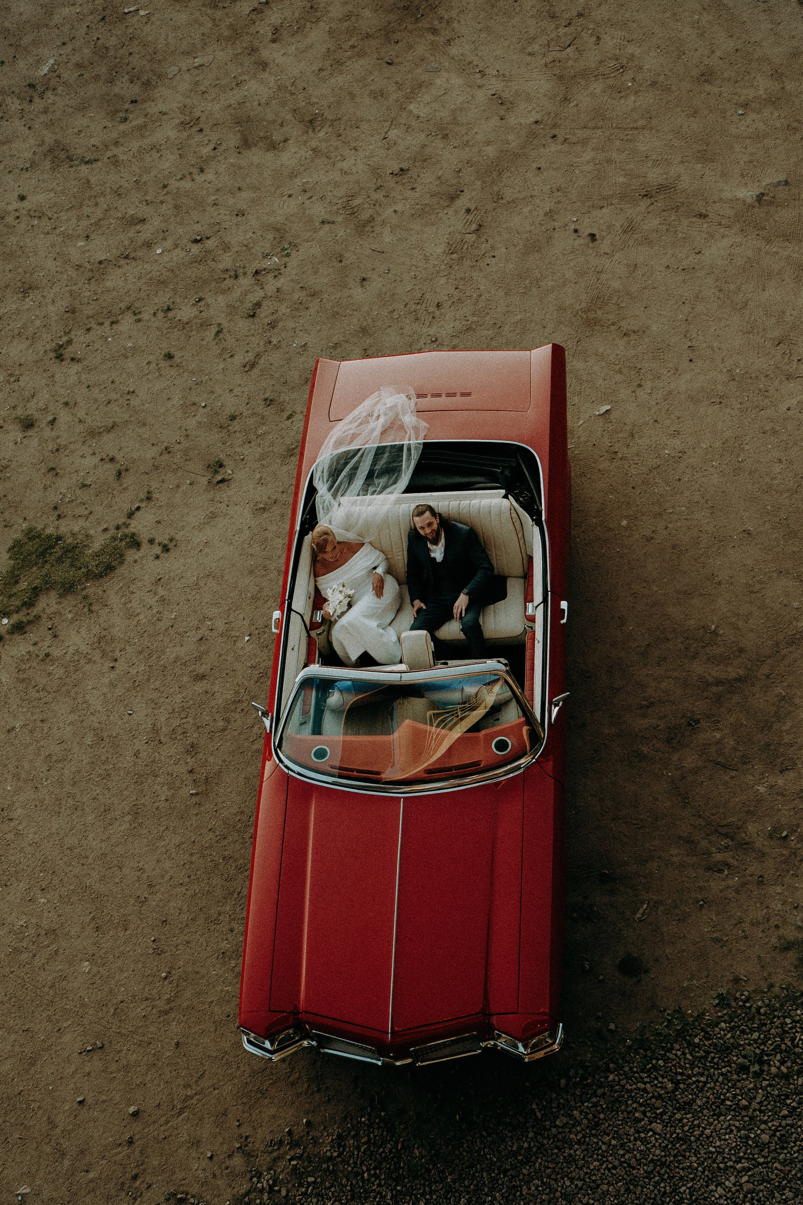 СВАДЕБНАЯ СЬЕМКА ВОЗЛЕ МСОТА БЕТАНКУРА НА КАБРИОЛЕТЕ. Профессиональный фотограф, Санкт-Петербург — Виктория Богомолова