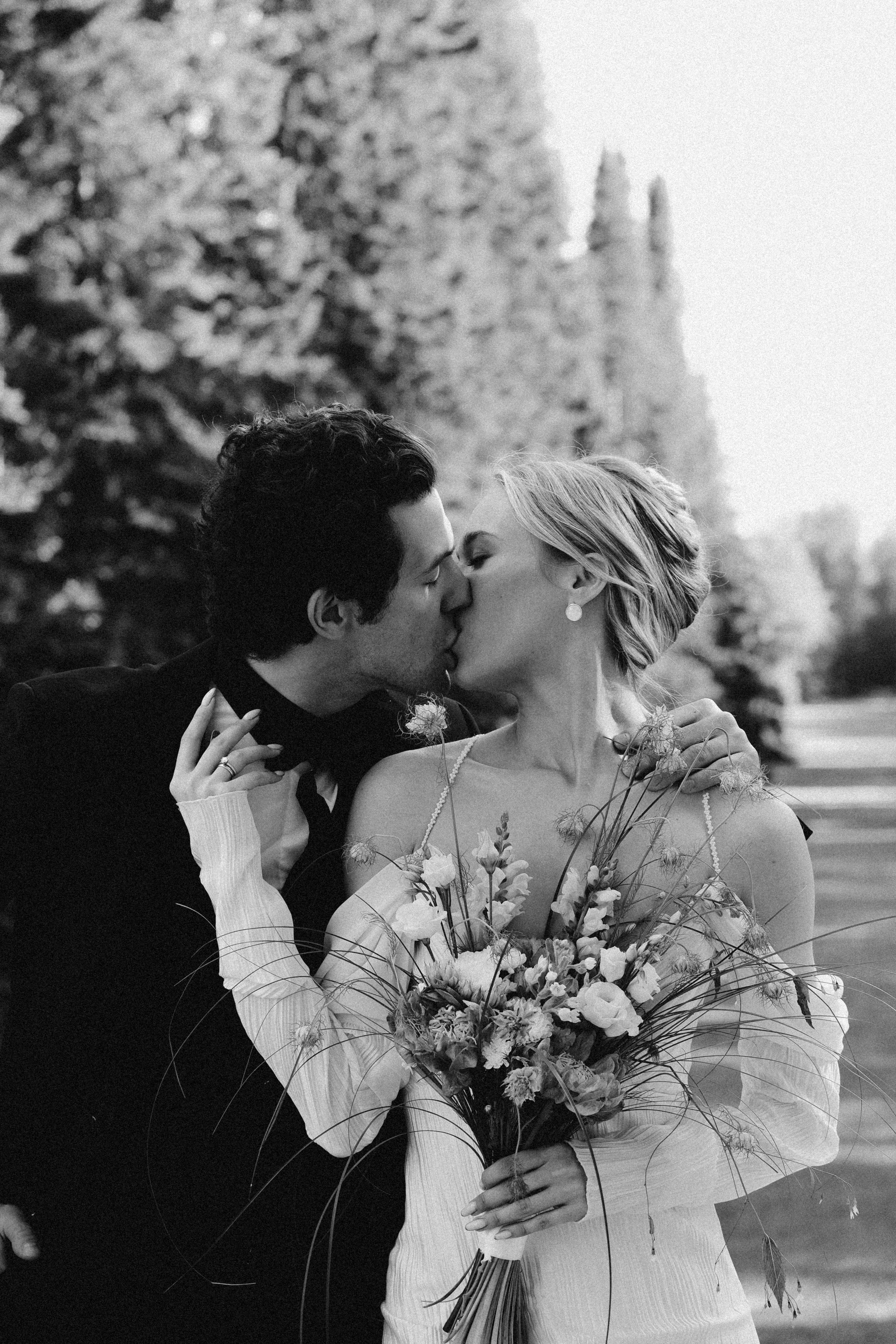 СВАДЕБНАЯ СЬЕМКА В ПАРКЕ ОРАНИЕНБАУМ. Профессиональный фотограф, Санкт-Петербург — Виктория Богомолова