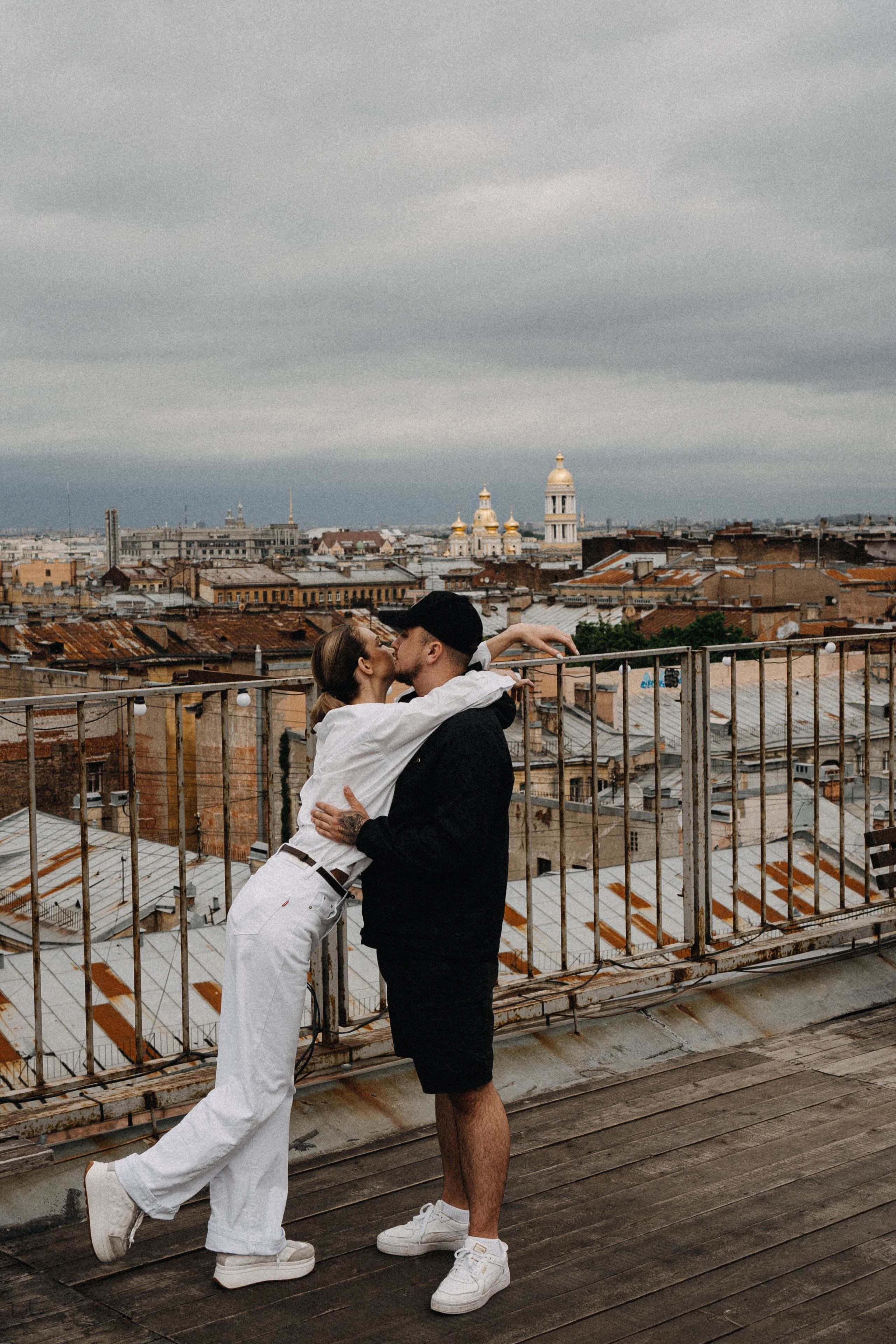 МЫ ГУЛЯЛИ ПРО КРЫШАМ ПИТЕРА. Профессиональный фотограф, Санкт-Петербург — Виктория Богомолова