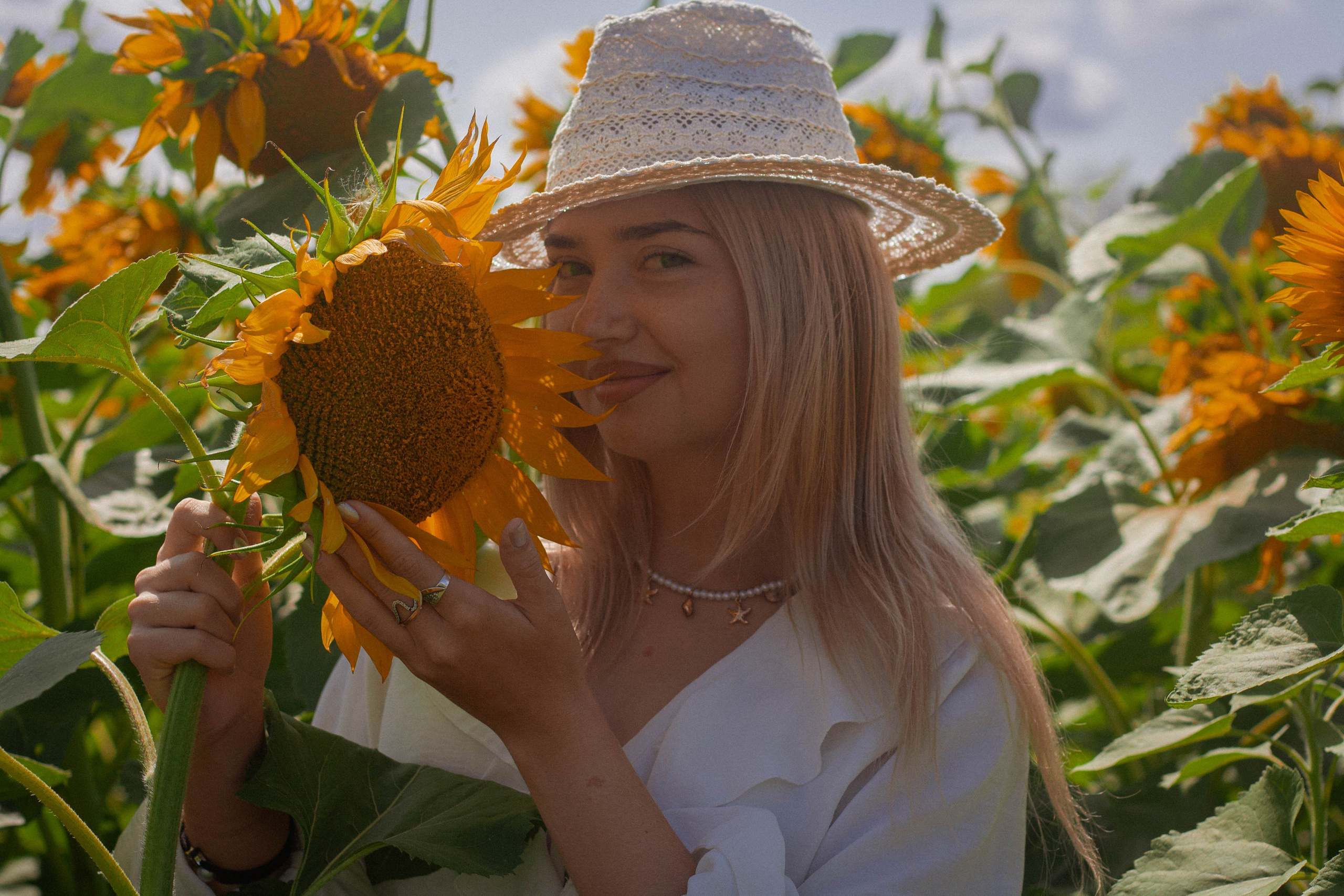 Настроение: уйти в поле с подсолнухами. Портретный фотограф в Саратове