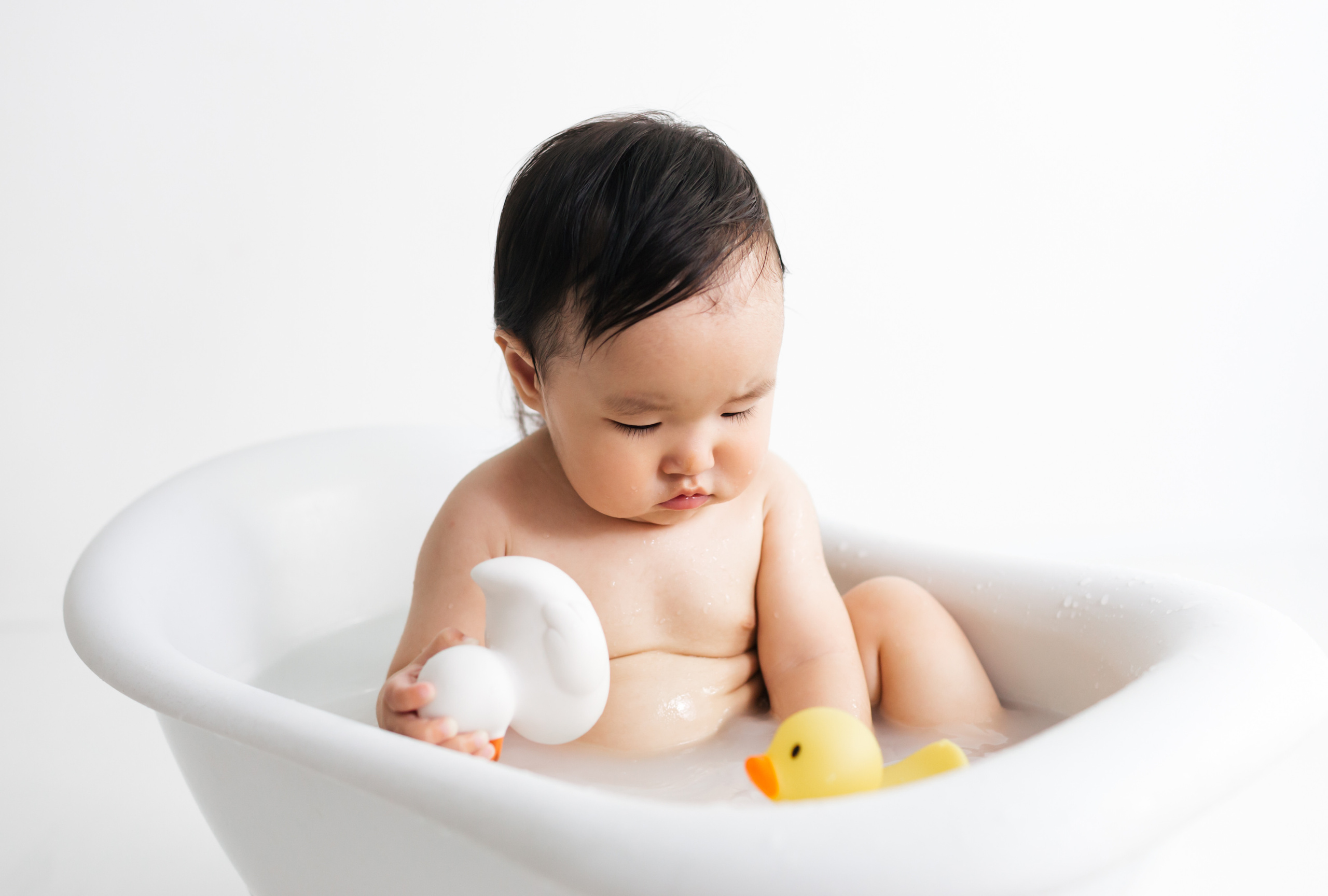 фотосессия купание в ванночке, фотосессия на один годик