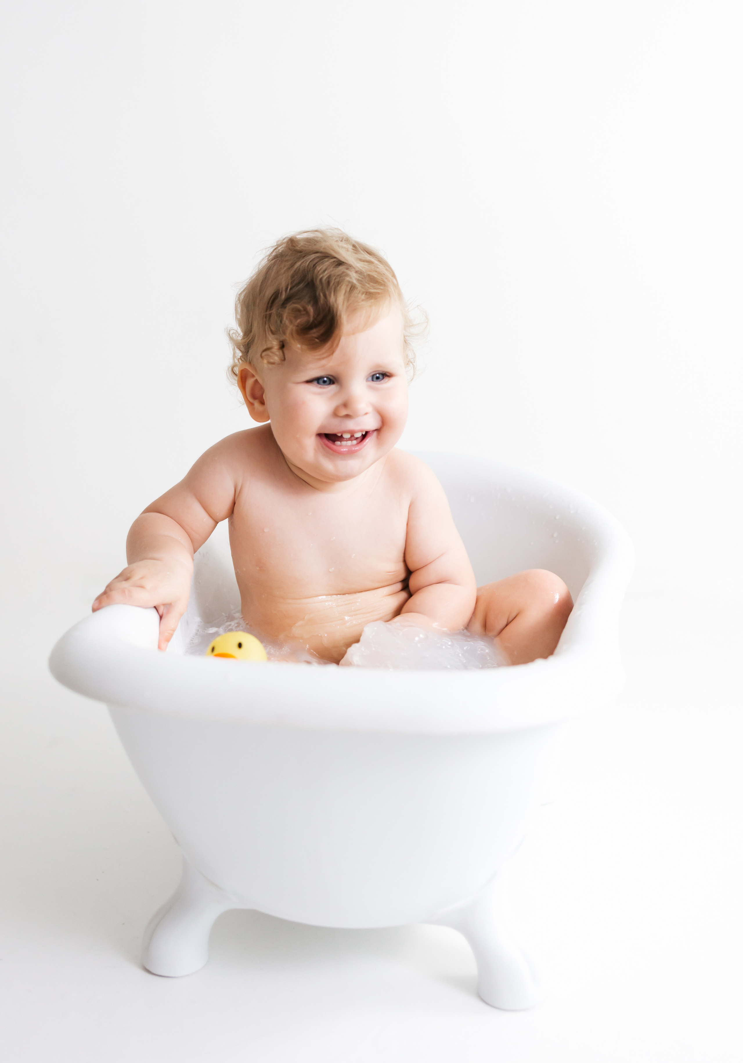 фотосессия купание в ванночке, фотосессия на один годик