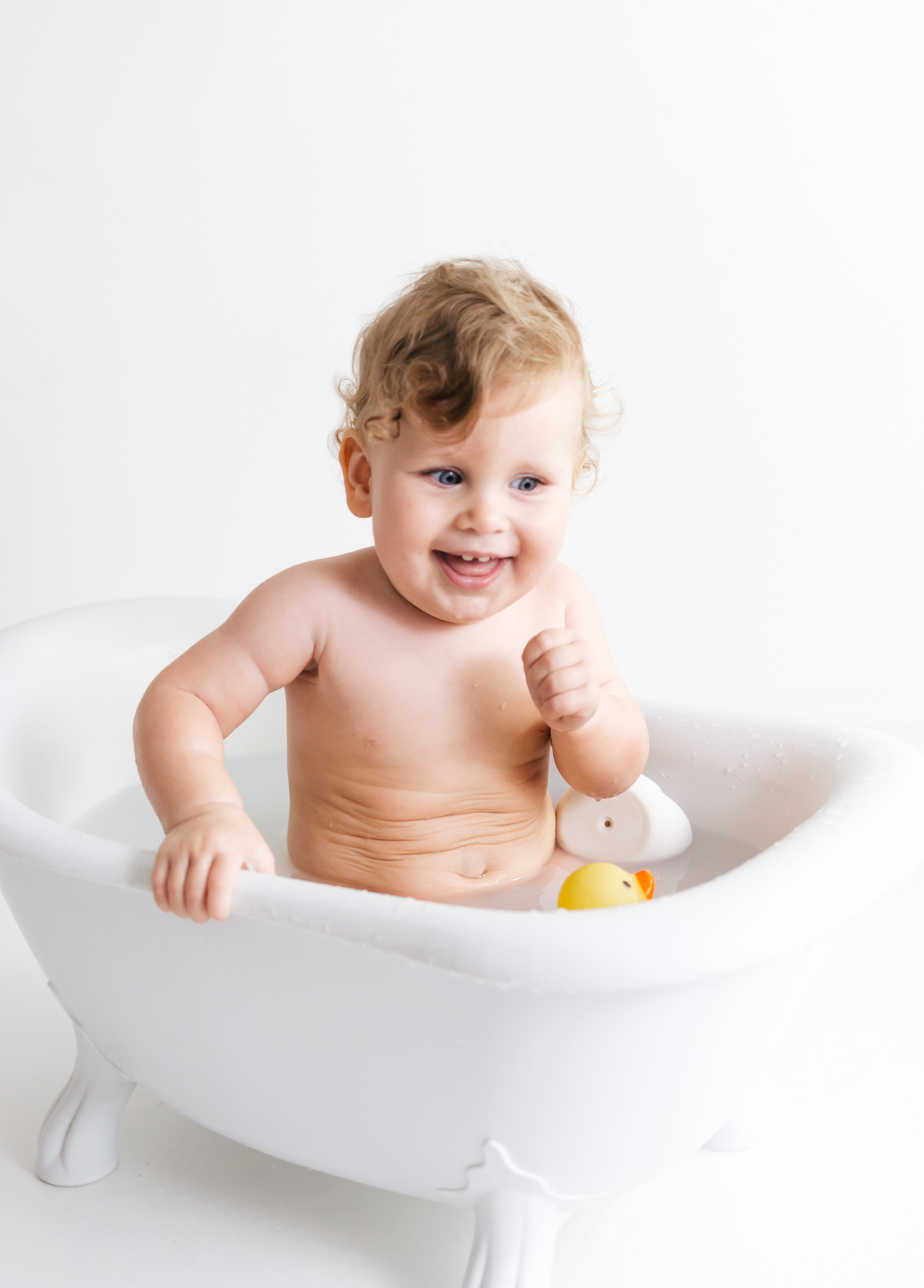 фотосессия купание в ванночке, фотосессия на один годик
