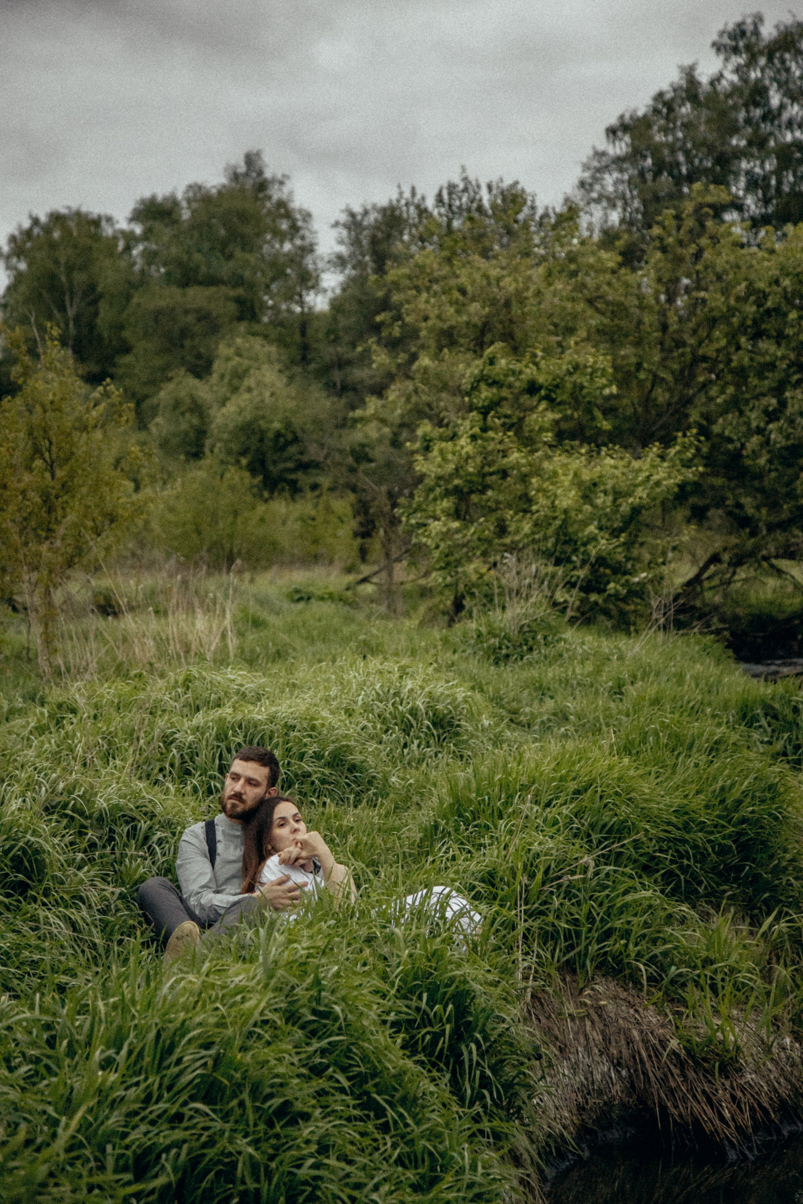 пара в поле