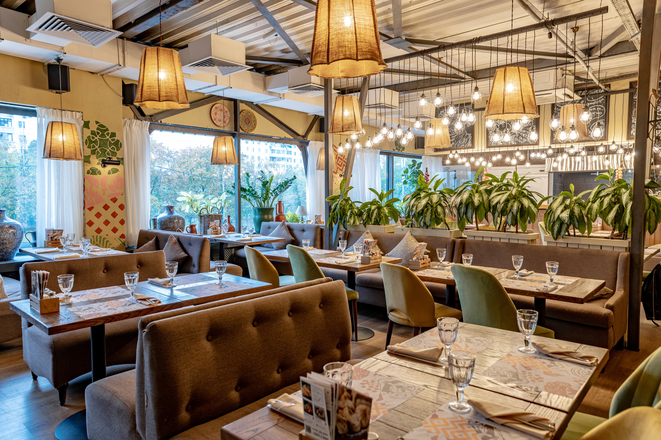 Интерьер ресторан ДжонДжоли