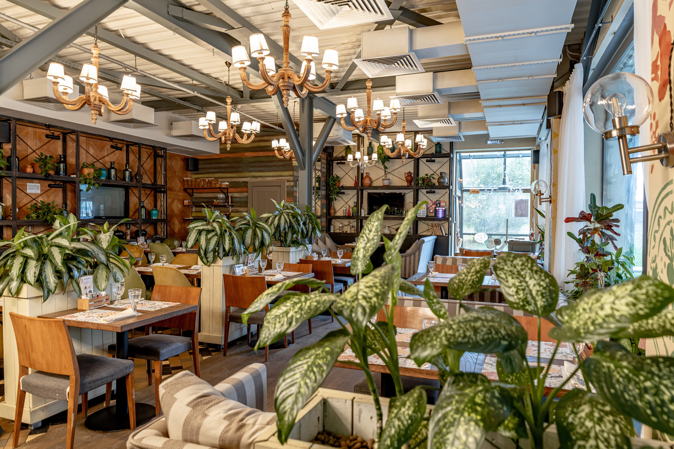 Интерьер ресторан ДжонДжоли