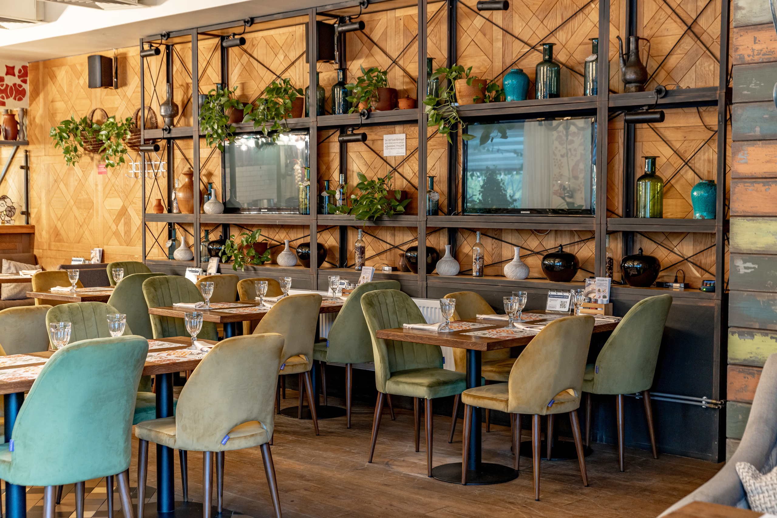 Интерьер ресторан ДжонДжоли