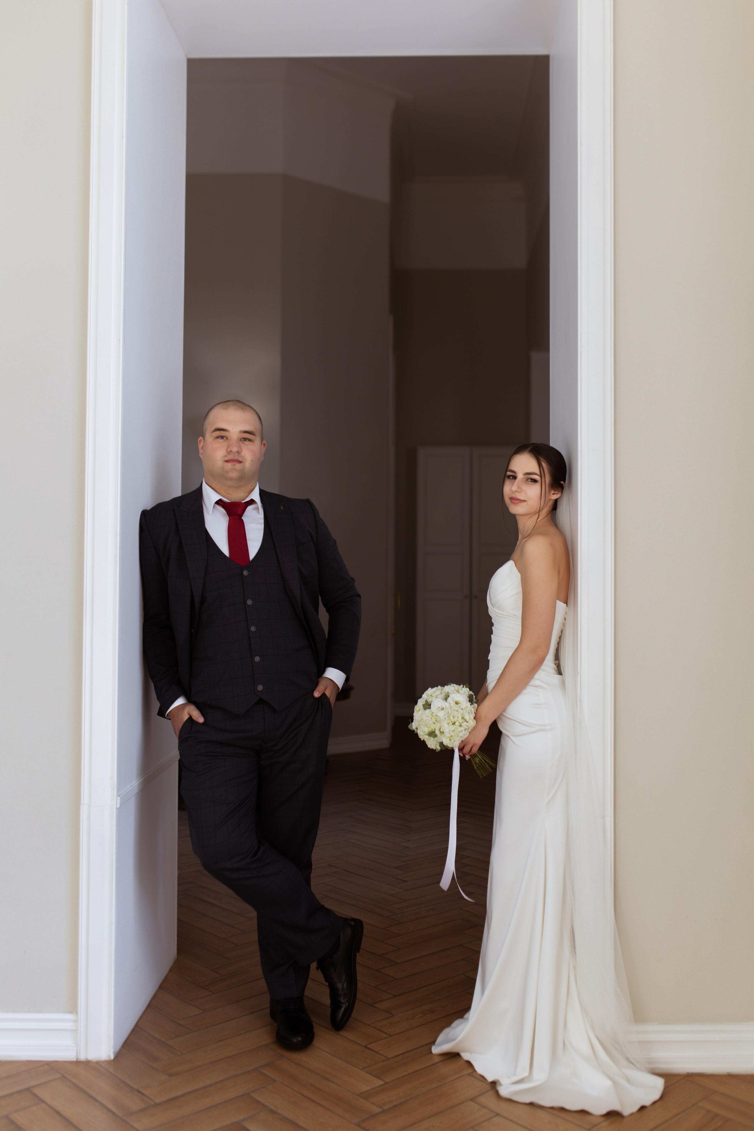 Классическая камерная прогулка Даши и Саши. Свадебный фотограф Елена Рубцова