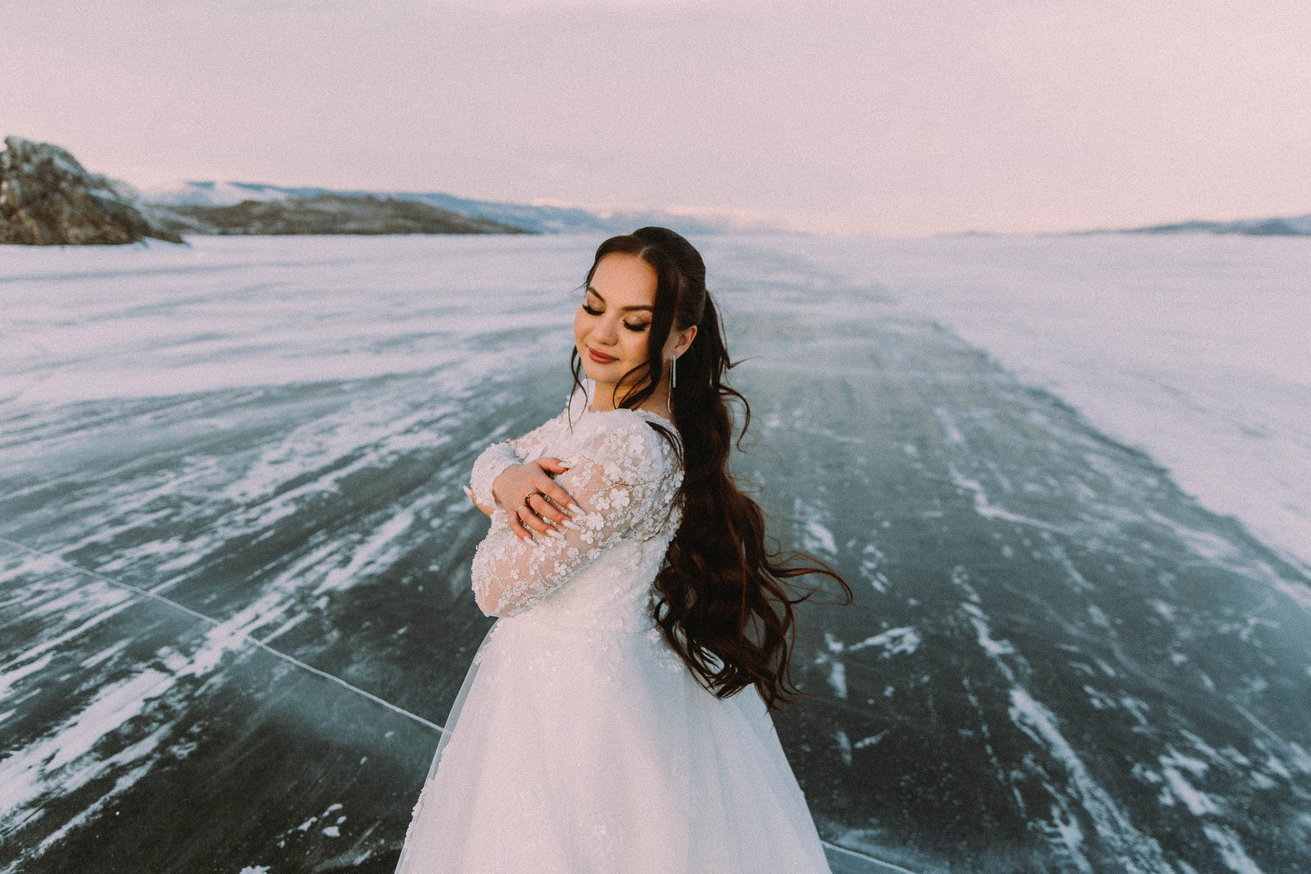 Свадебная зимняя съемка на Байкале. Главная