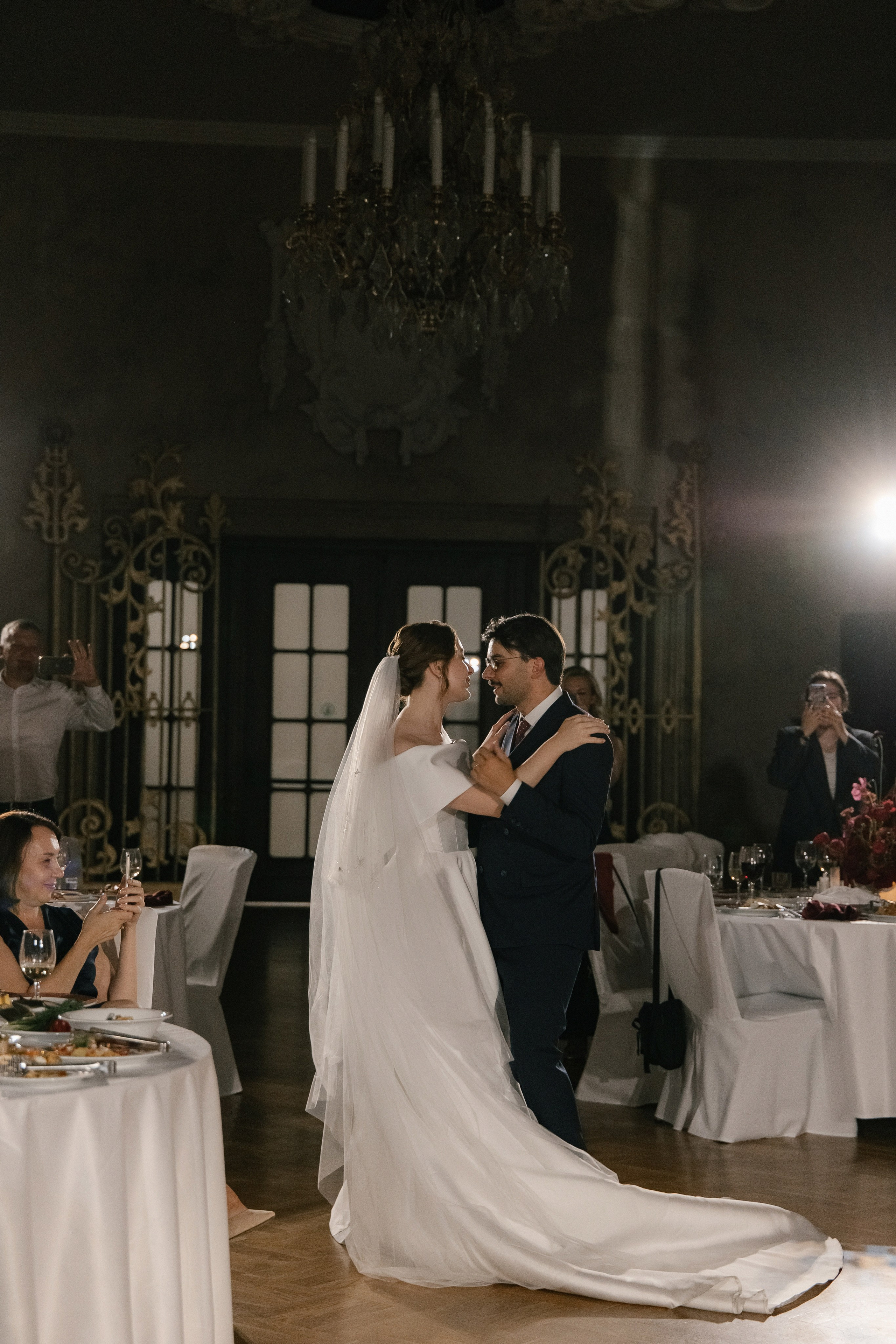 Свадебный банкет в отеле Хилтон Москва Ленинградская. Свадебный фотограф Москва