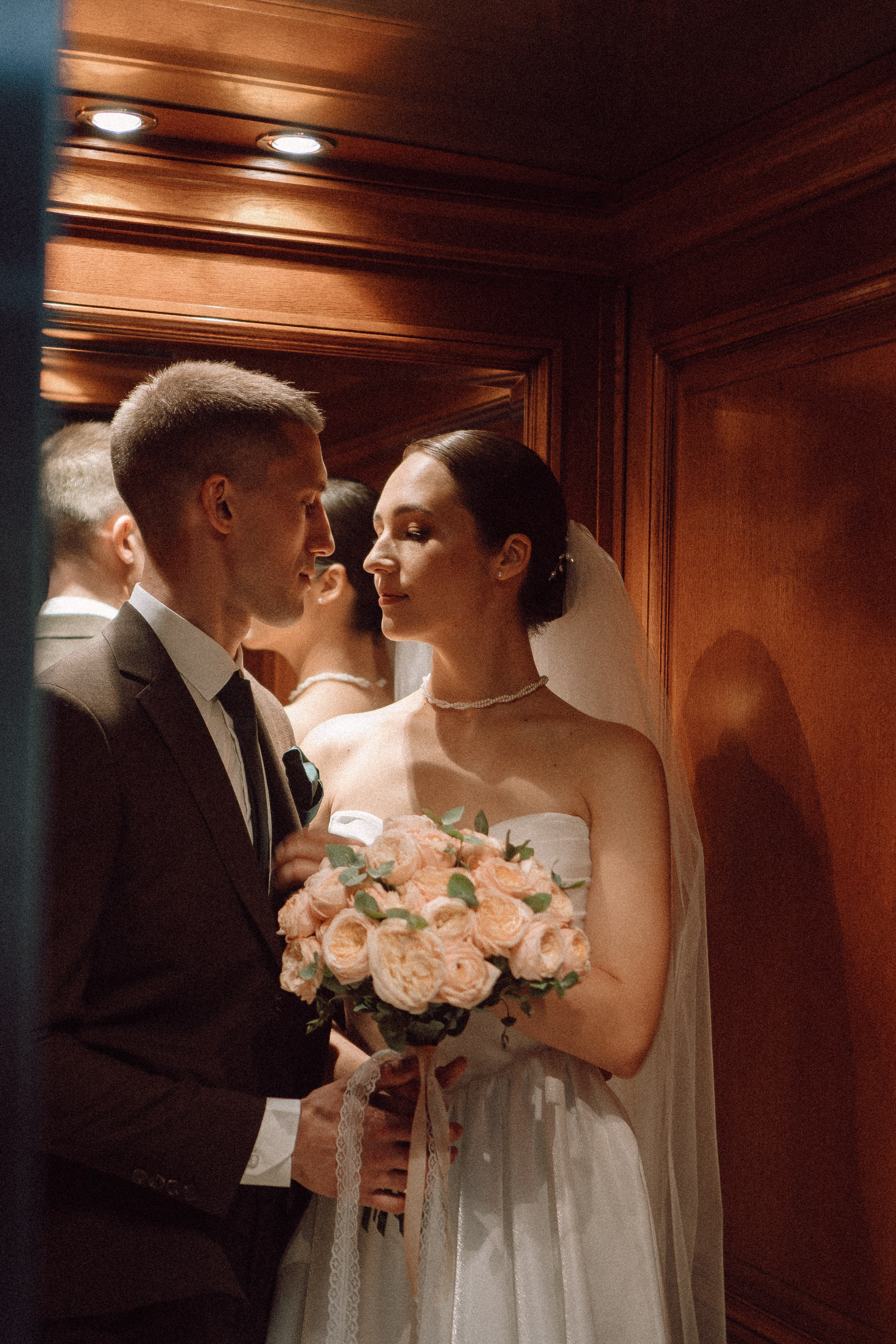 СВАДЕБНАЯ ПРОГУЛКА В САНТК-ПЕТЕРБУРГЕ (ИСАКИЕВСКИЙ СОБОР, ЗИМНЯЯ КАНАВКА, ЭРМИТАЖ И БОЛЬШАЯ МОРСКАЯ УЛИЦА). Профессиональный фотограф, Санкт-Петербург — Виктория Богомолова