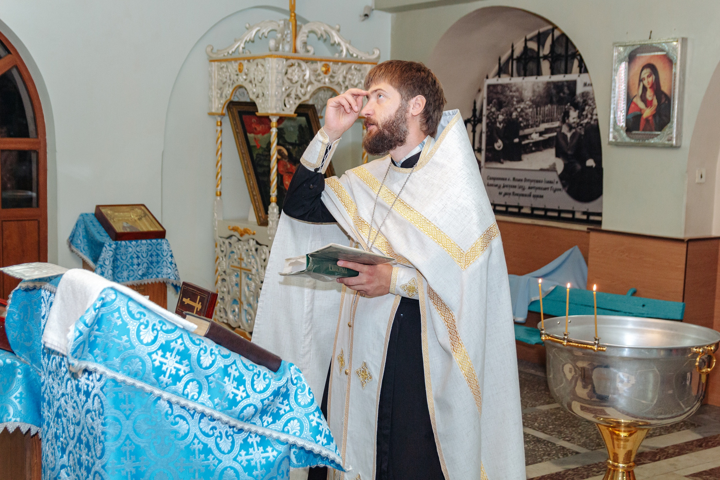 Фотосъёмка таинства крещения и крестин в городах Я фотограф снимающий венчания в городах Минеральные Воды, Пятигорск, Кисловодск, Ессентуки,. Репортажный и свадебный фотограф Пятигорск и КМВ