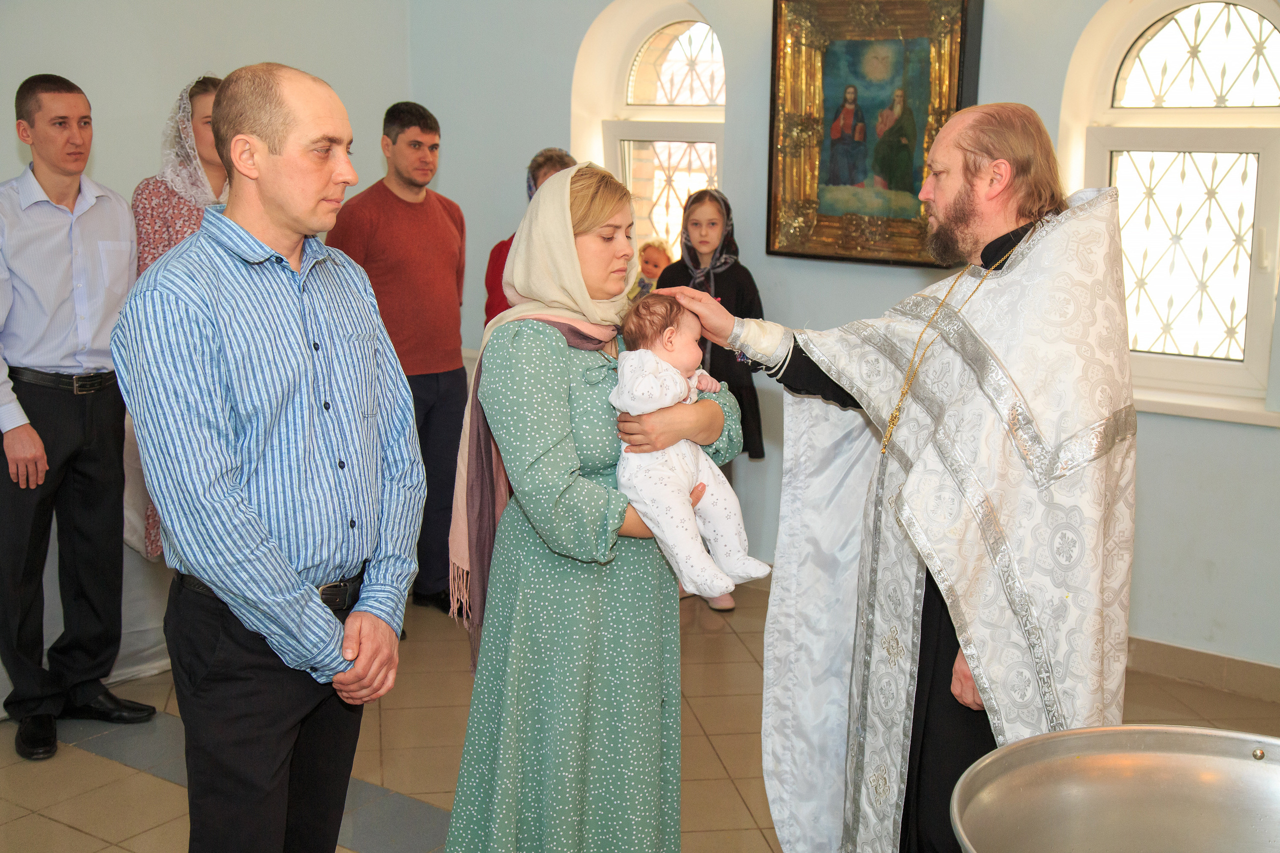 Фотосъёмка таинства крещения и крестин в городах Я фотограф снимающий венчания в городах Минеральные Воды, Пятигорск, Кисловодск, Ессентуки,. Репортажный и свадебный фотограф Пятигорск и КМВ