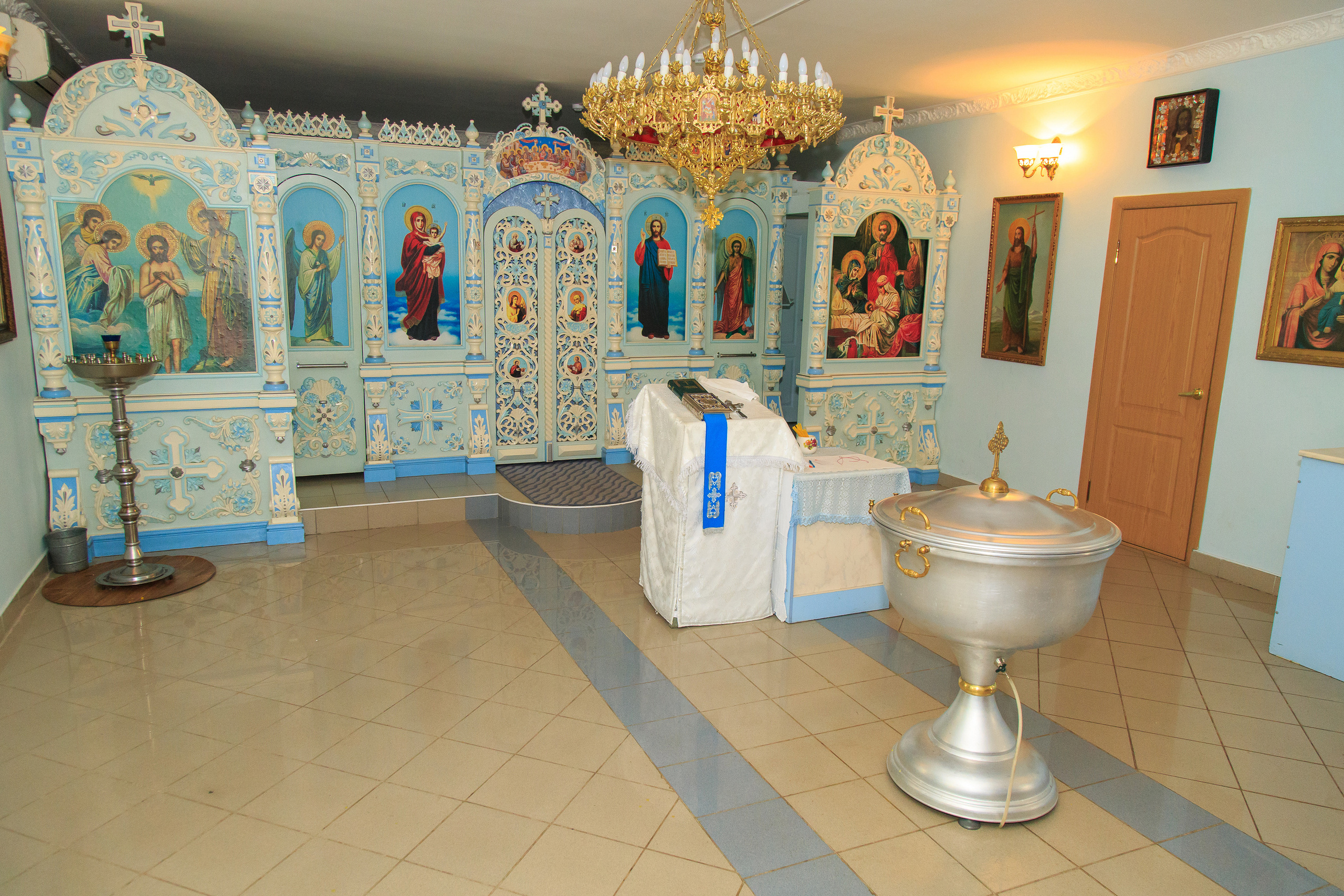 Фотосъёмка таинства крещения и крестин в городах Я фотограф снимающий венчания в городах Минеральные Воды, Пятигорск, Кисловодск, Ессентуки,. Репортажный и свадебный фотограф Пятигорск и КМВ