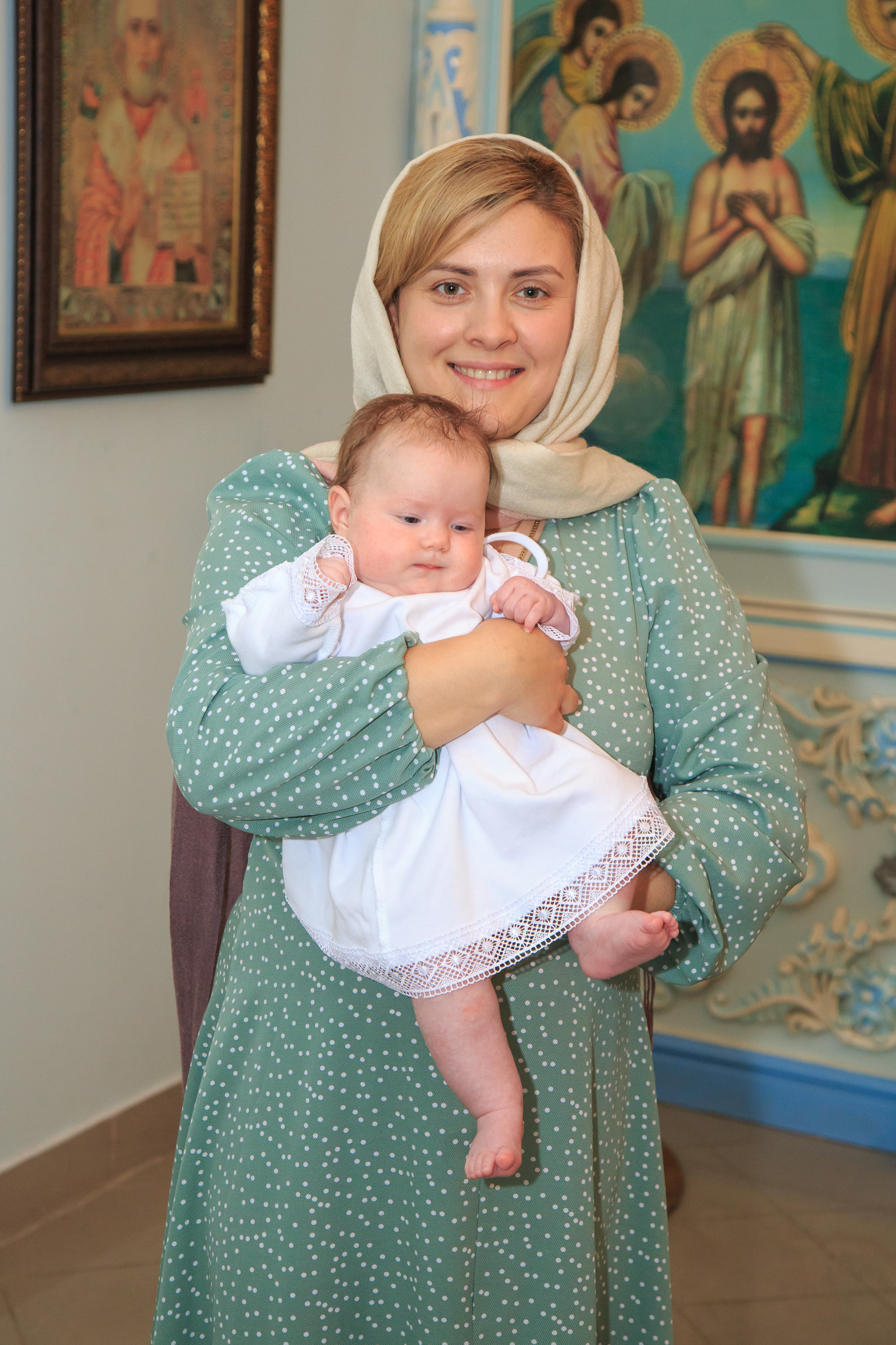 Фотосъёмка таинства крещения и крестин в городах Я фотограф снимающий венчания в городах Минеральные Воды, Пятигорск, Кисловодск, Ессентуки,. Репортажный и свадебный фотограф Пятигорск и КМВ