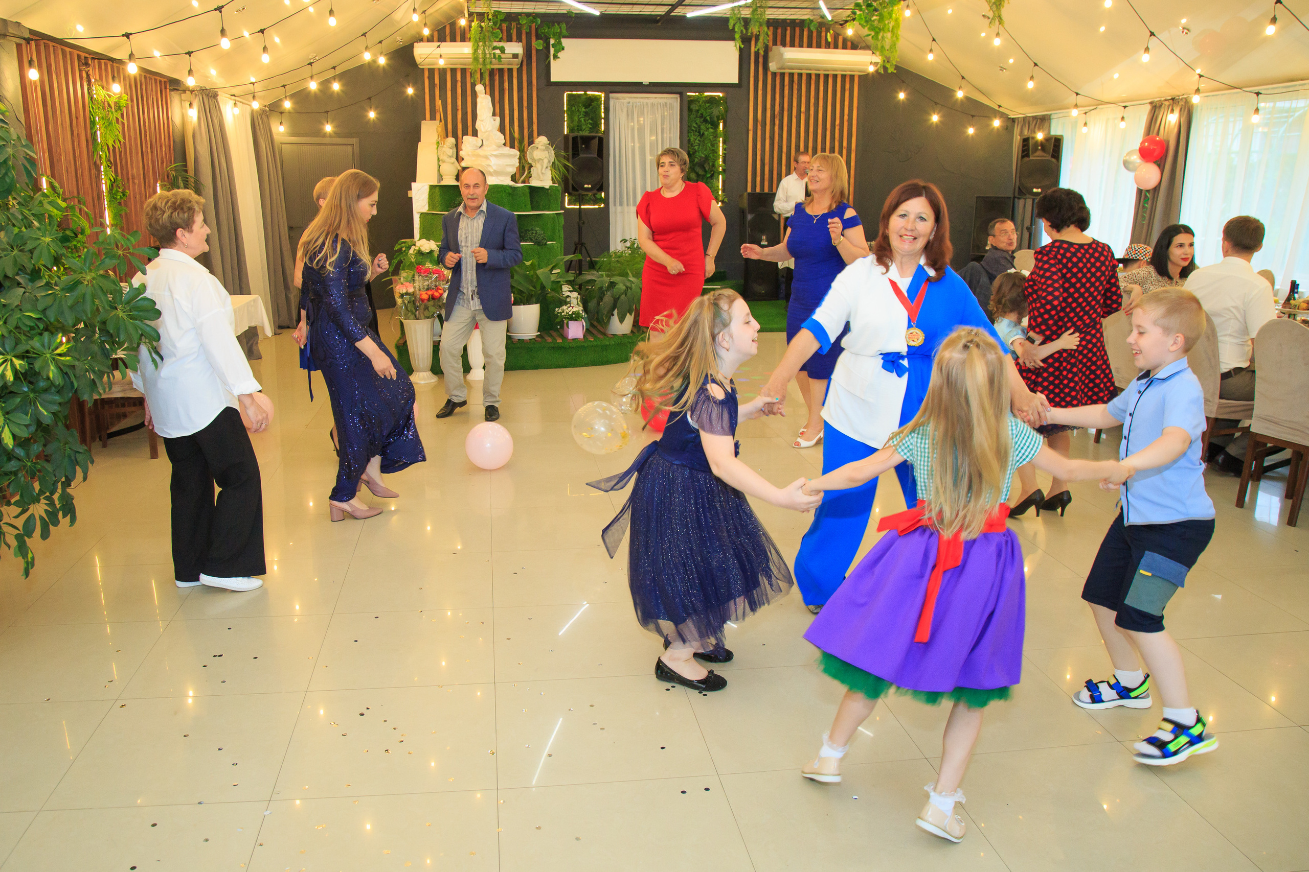 Фотосъёмка семейных торжеств, дней рождения и юбилеев. Репортажный и свадебный фотограф Пятигорск и КМВ