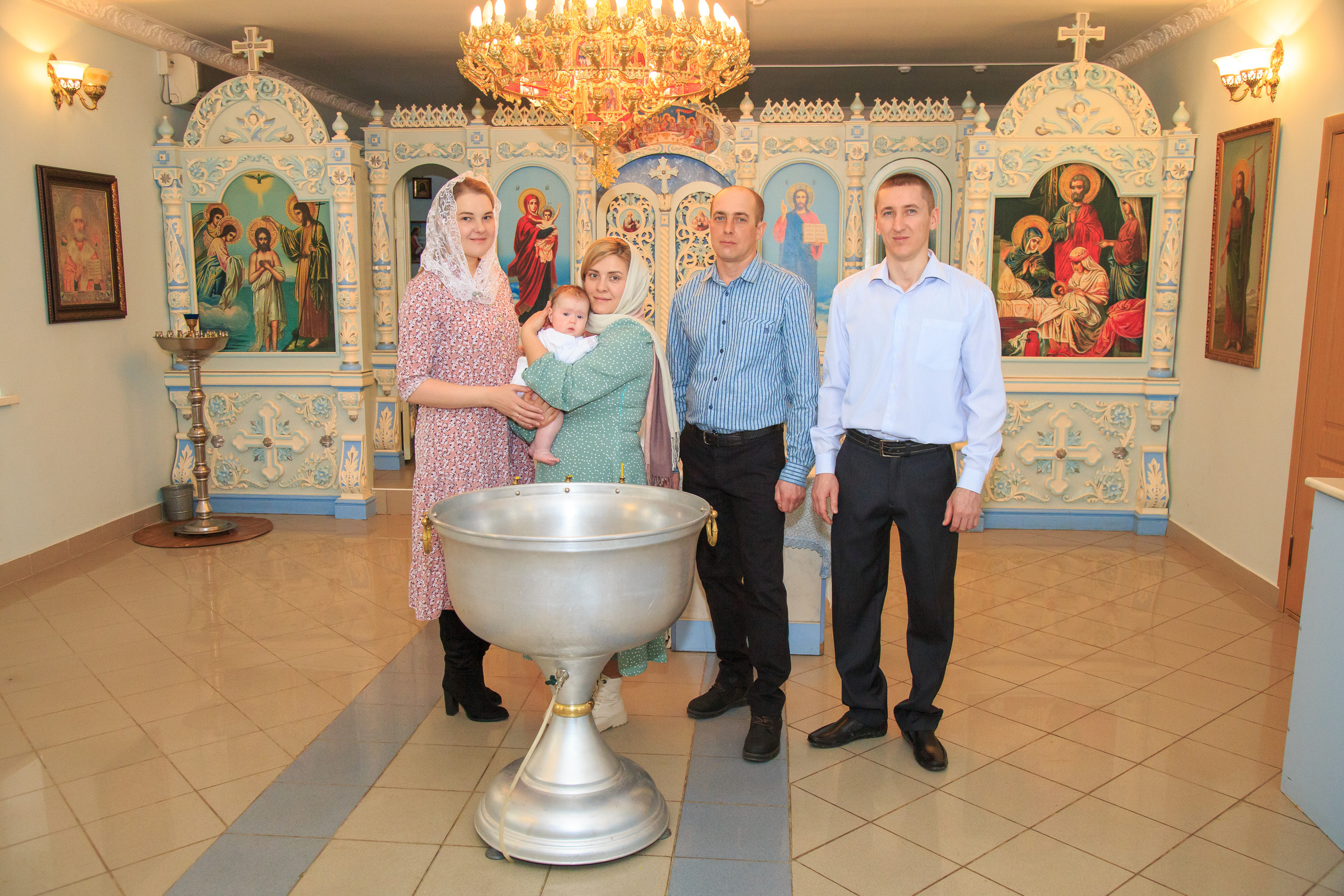 Фотосъёмка таинства крещения и крестин в городах Я фотограф снимающий венчания в городах Минеральные Воды, Пятигорск, Кисловодск, Ессентуки,. Репортажный и свадебный фотограф Пятигорск и КМВ