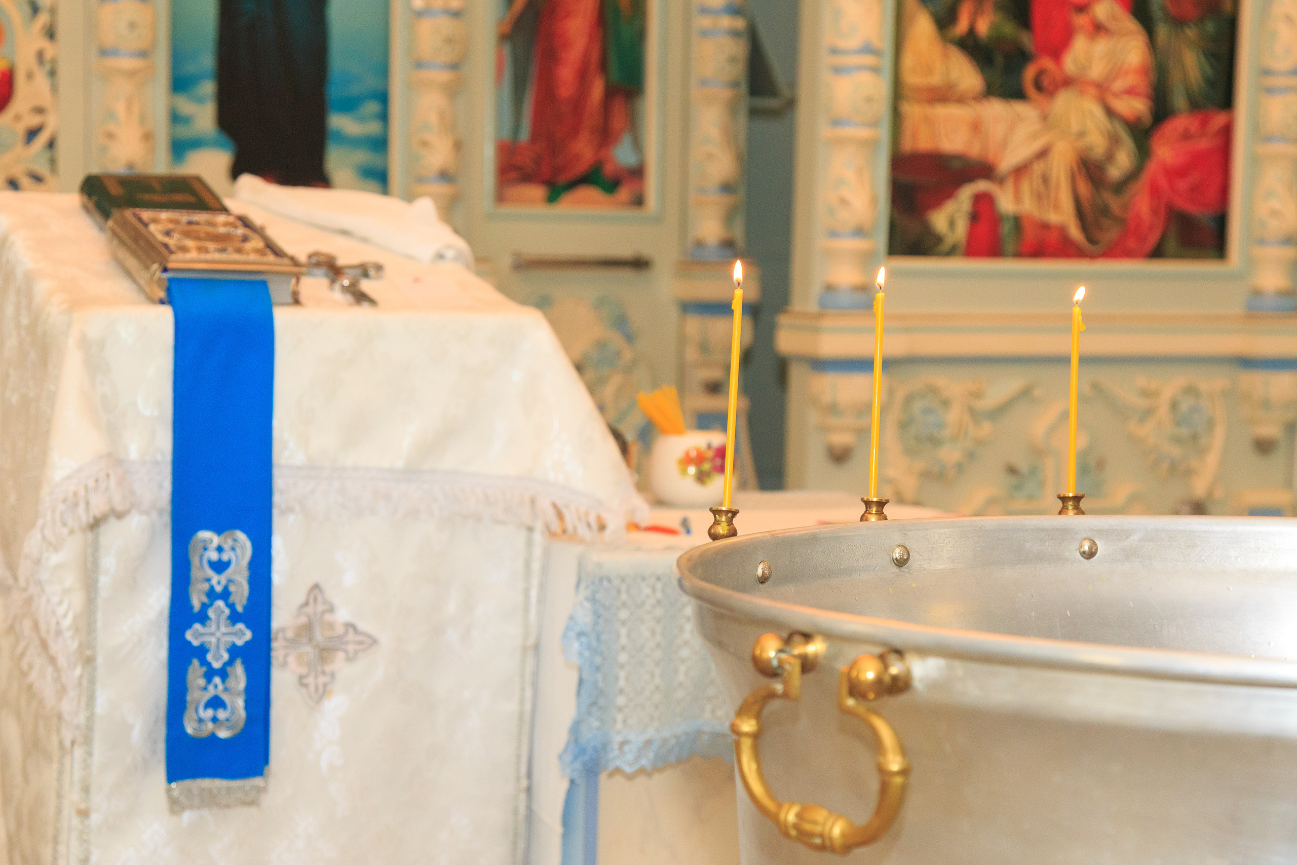 Фотосъёмка таинства крещения и крестин в городах Я фотограф снимающий венчания в городах Минеральные Воды, Пятигорск, Кисловодск, Ессентуки,. Репортажный и свадебный фотограф Пятигорск и КМВ