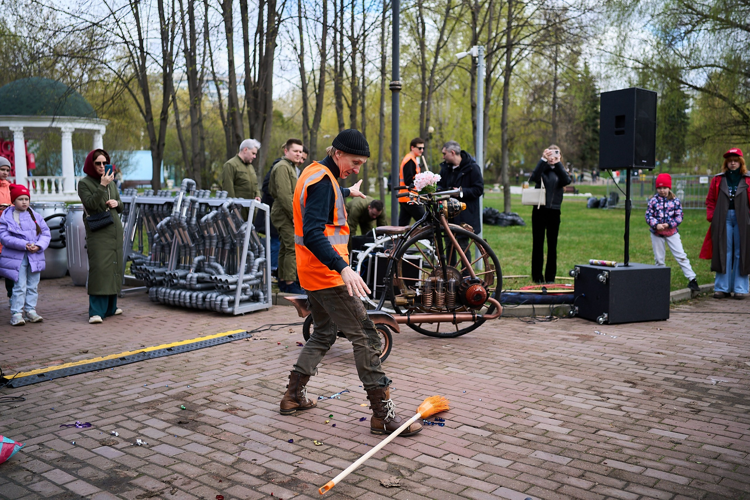 Субботник у Управления делами Мэра и Правительства Москвы. Фотограф и Видеограф в Москве. Олег Корушев