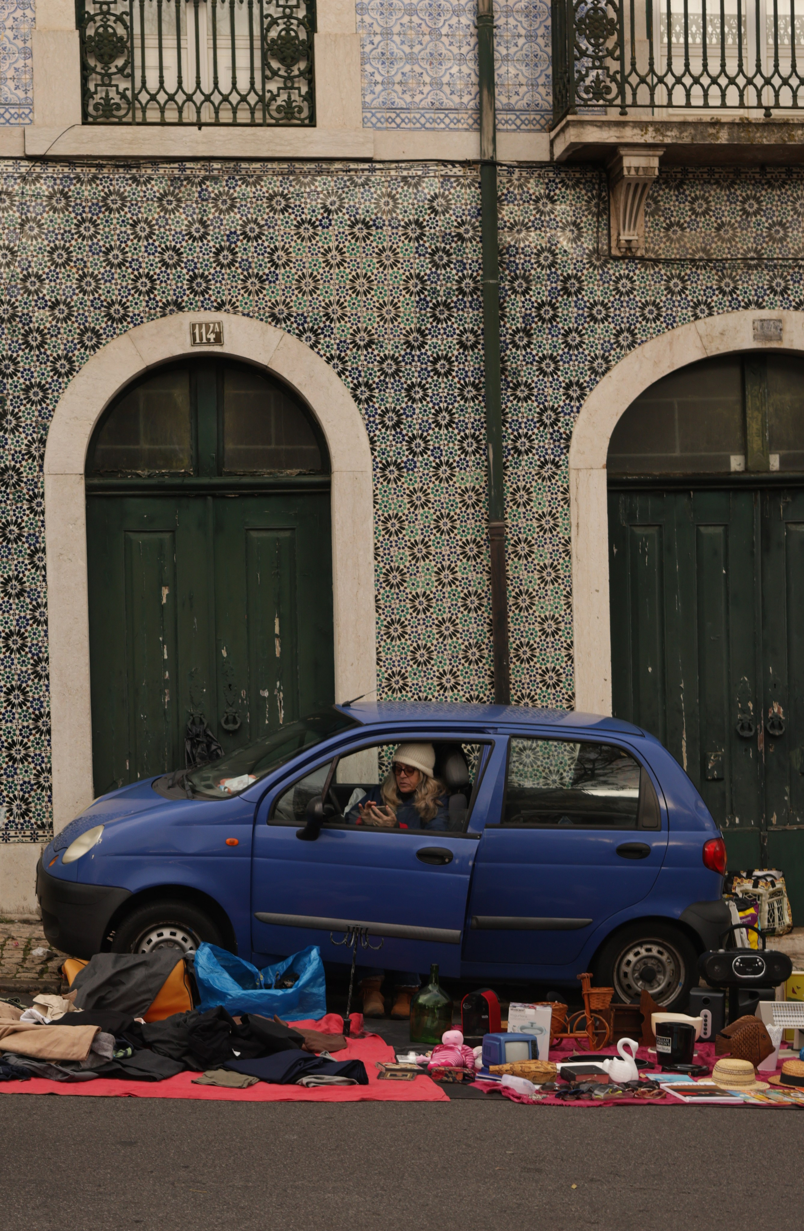 Lisbon, fleamarket. Magic photos