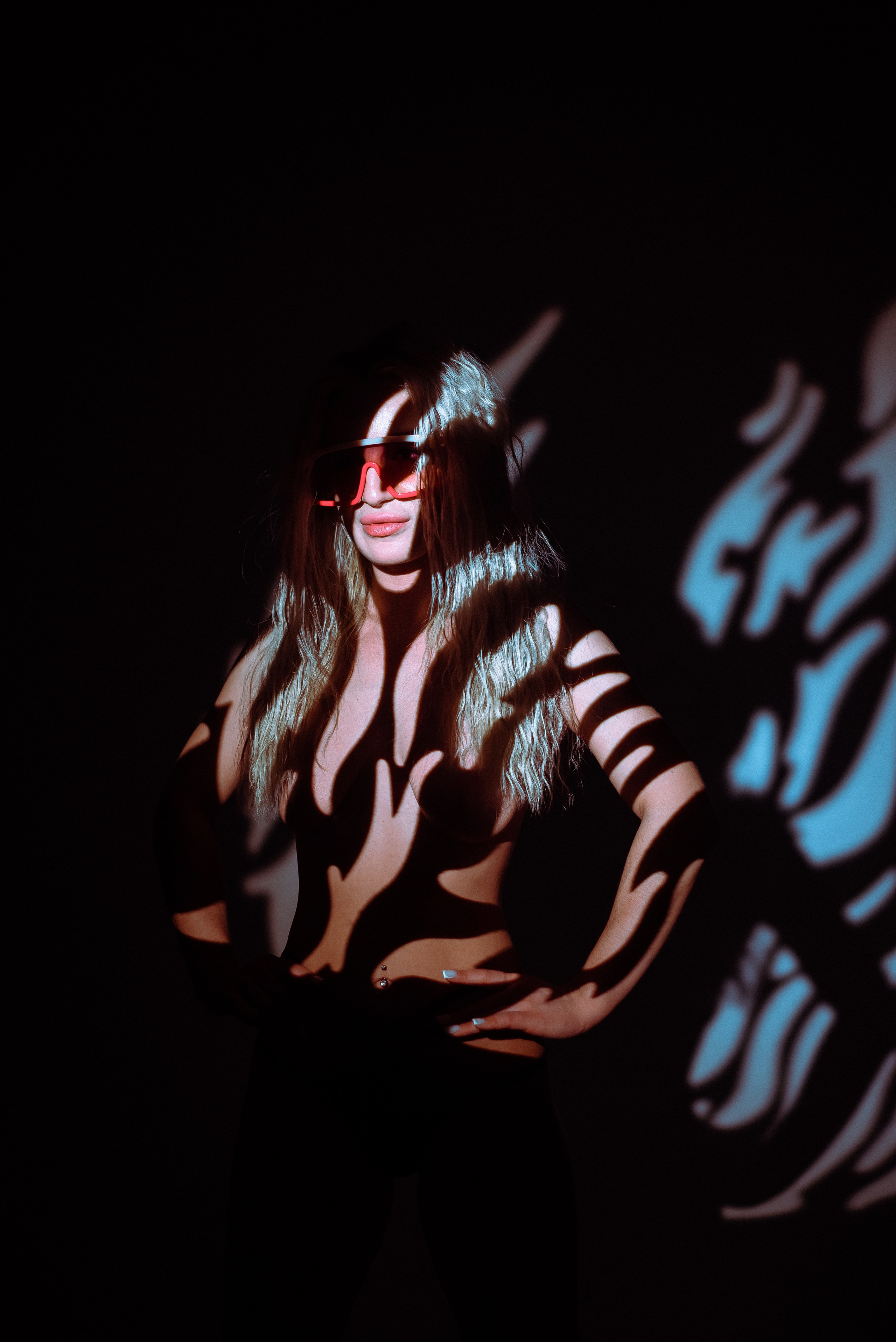 Фотосессия в студии с цветным светом