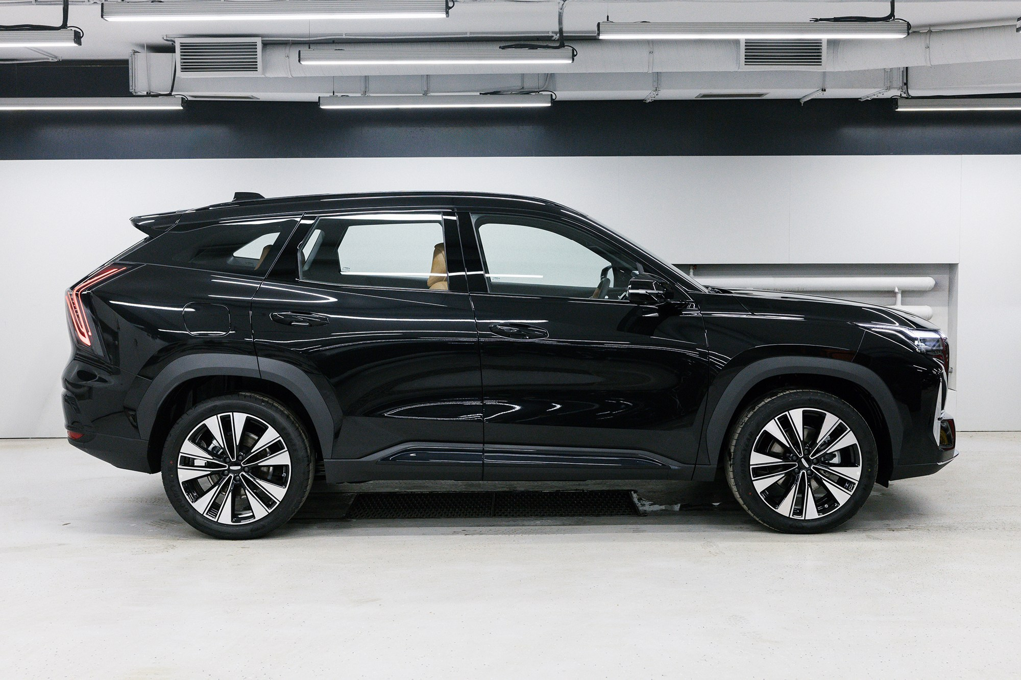 Geely Atlas 1.5T DCT (174 л. с.). Автосалон «Х-Авто»