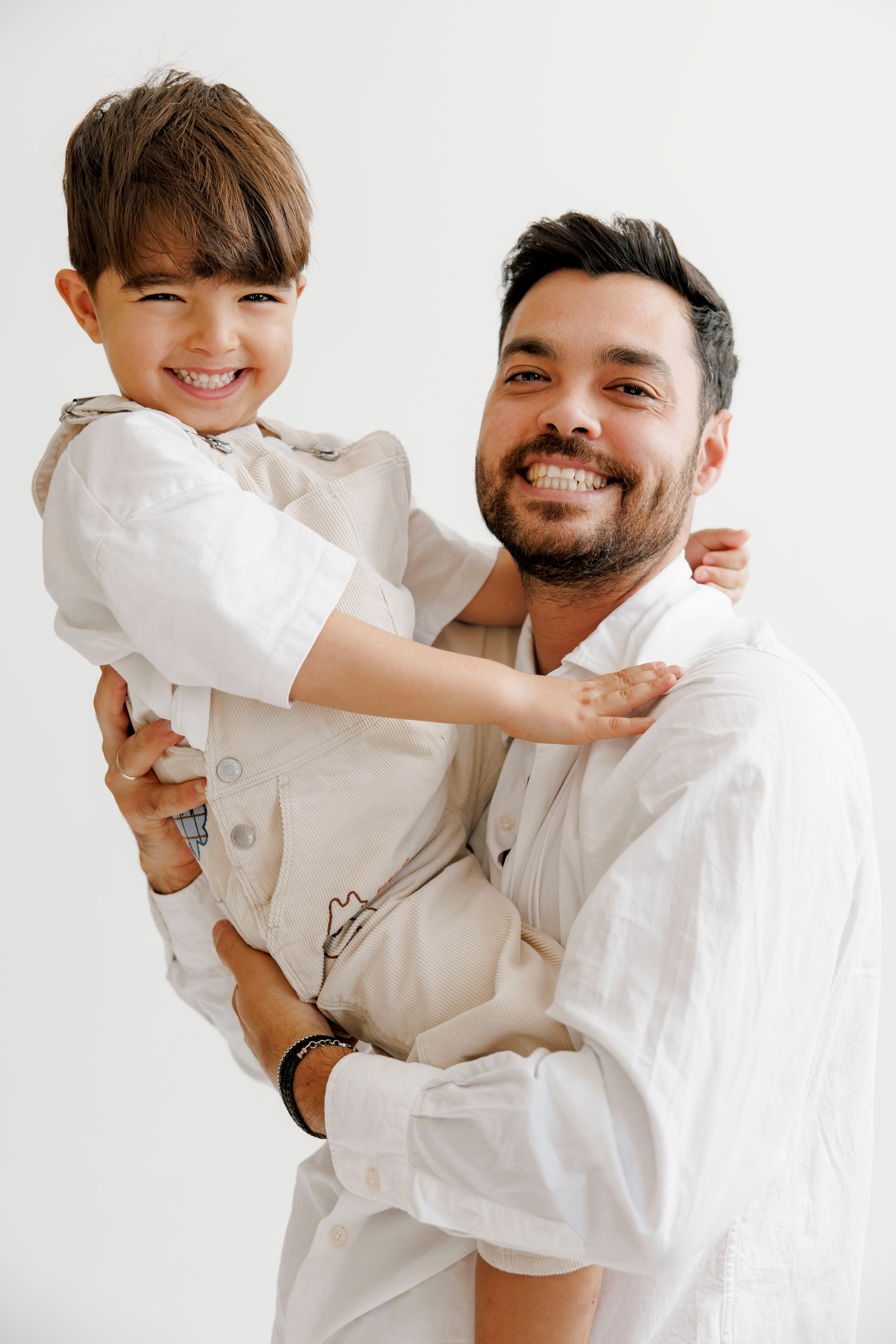 Family photoshoot inside the studio. Wedding and family photographer