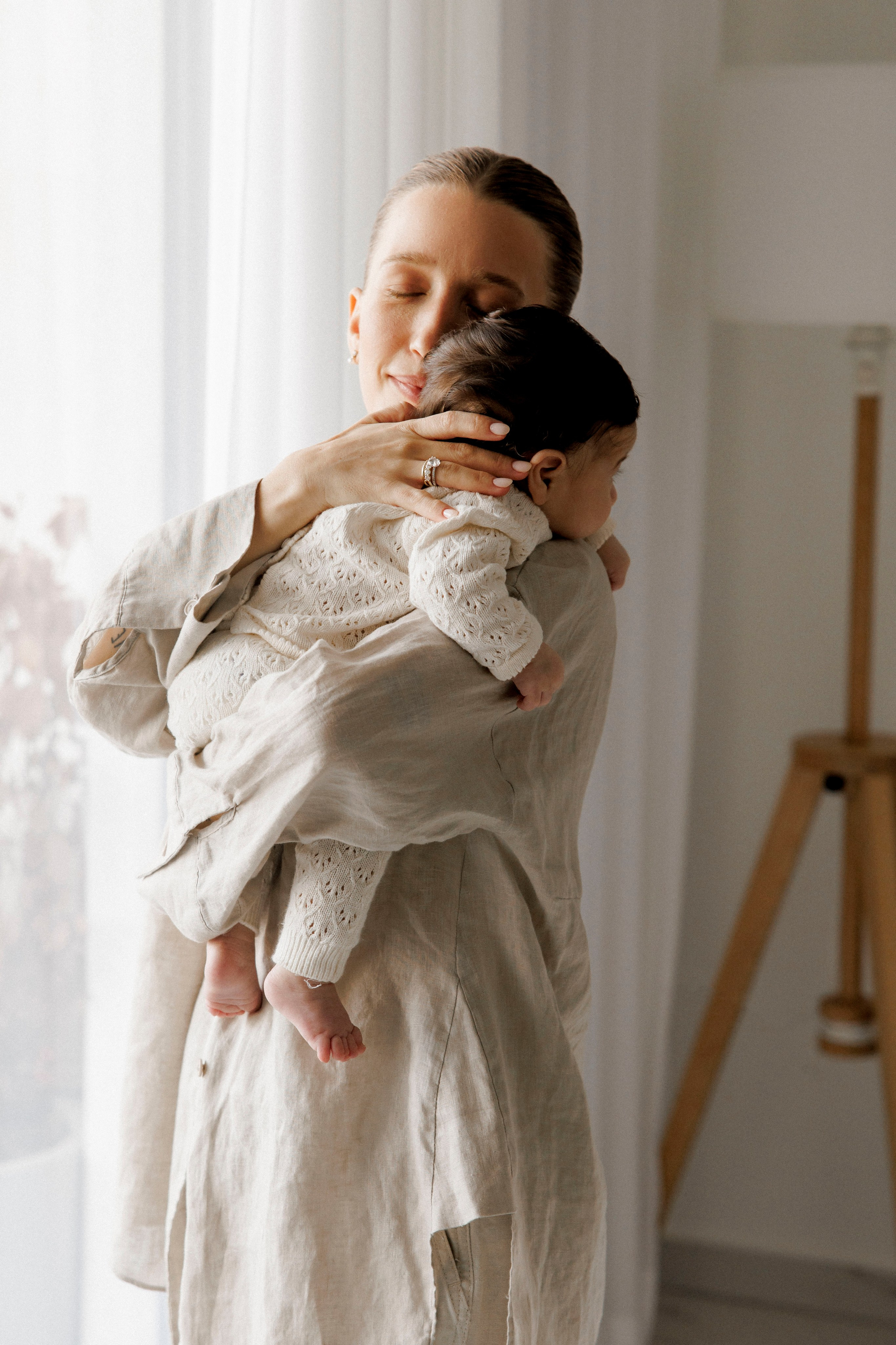 New born family photoshoot at home. Wedding and family photographer