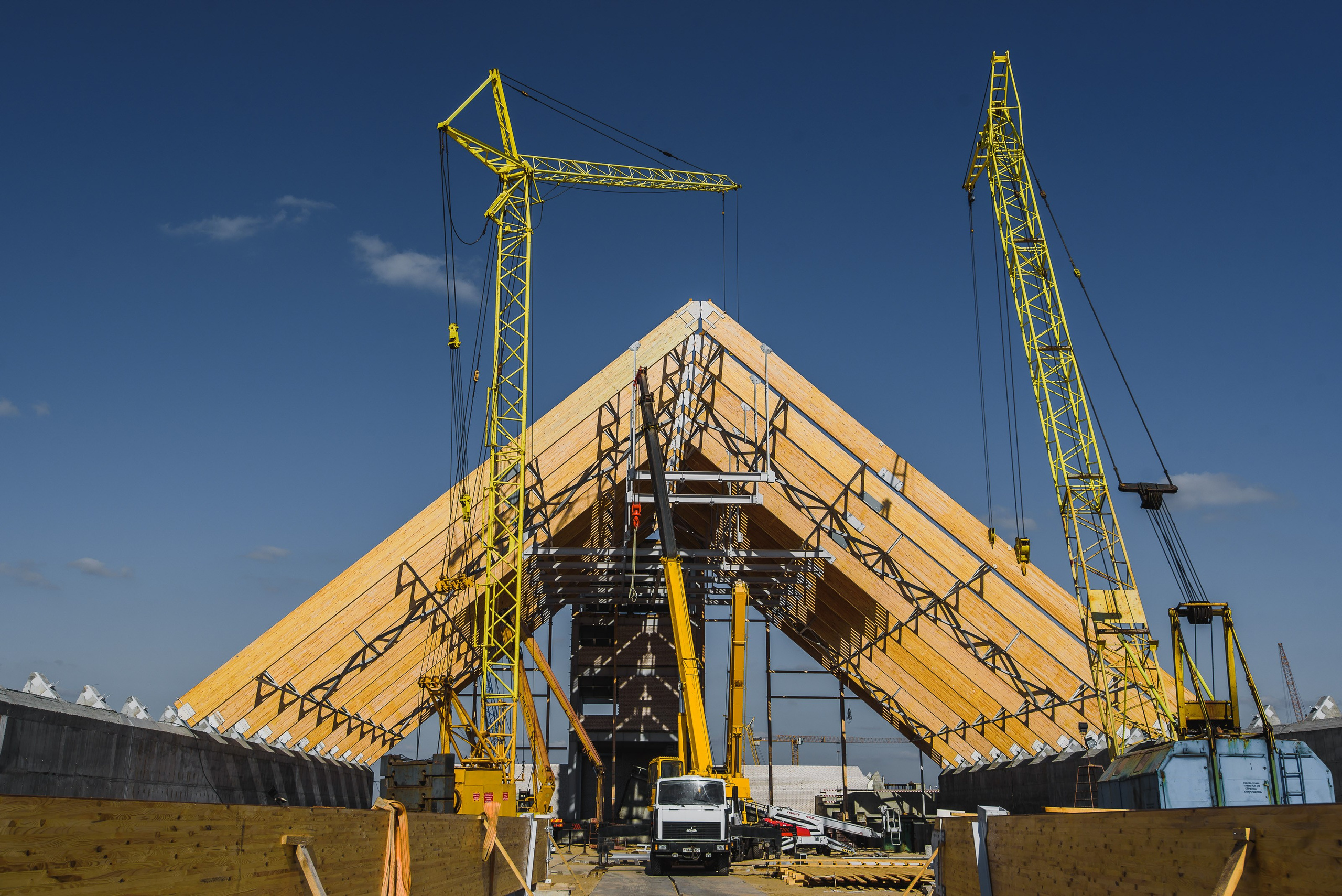 Незавершенное строительство. Фотограф Олег Юршевич Солигорск Минск