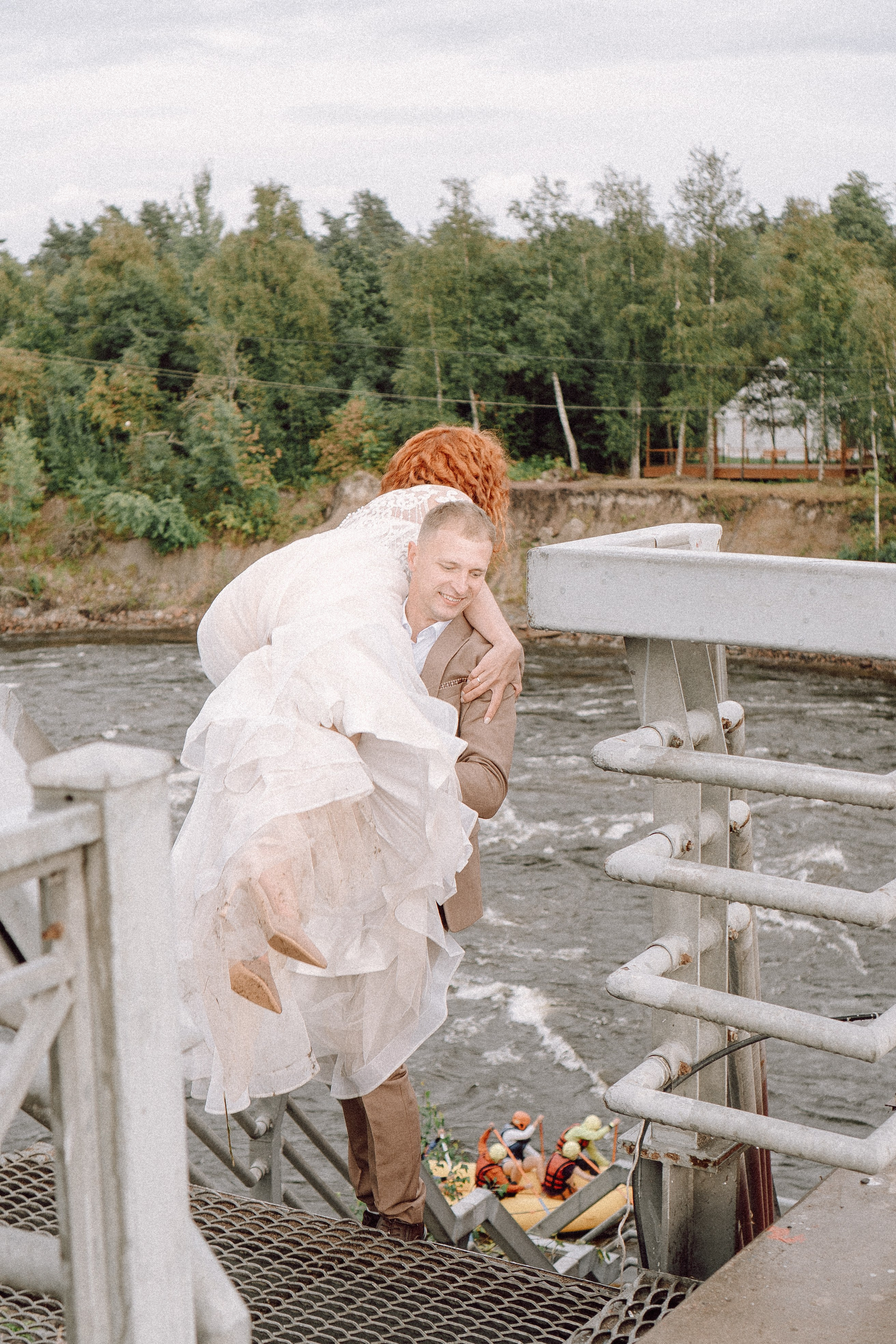 СВАДЕБНАЯ ФОТОСЕССИИЯ ПАРЫ В ГОРОДЕ ПРИОЗЕРСК В СОСНОВОМ ЛЕСУ И С ПИКАПОМ. Профессиональный фотограф, Санкт-Петербург — Виктория Богомолова