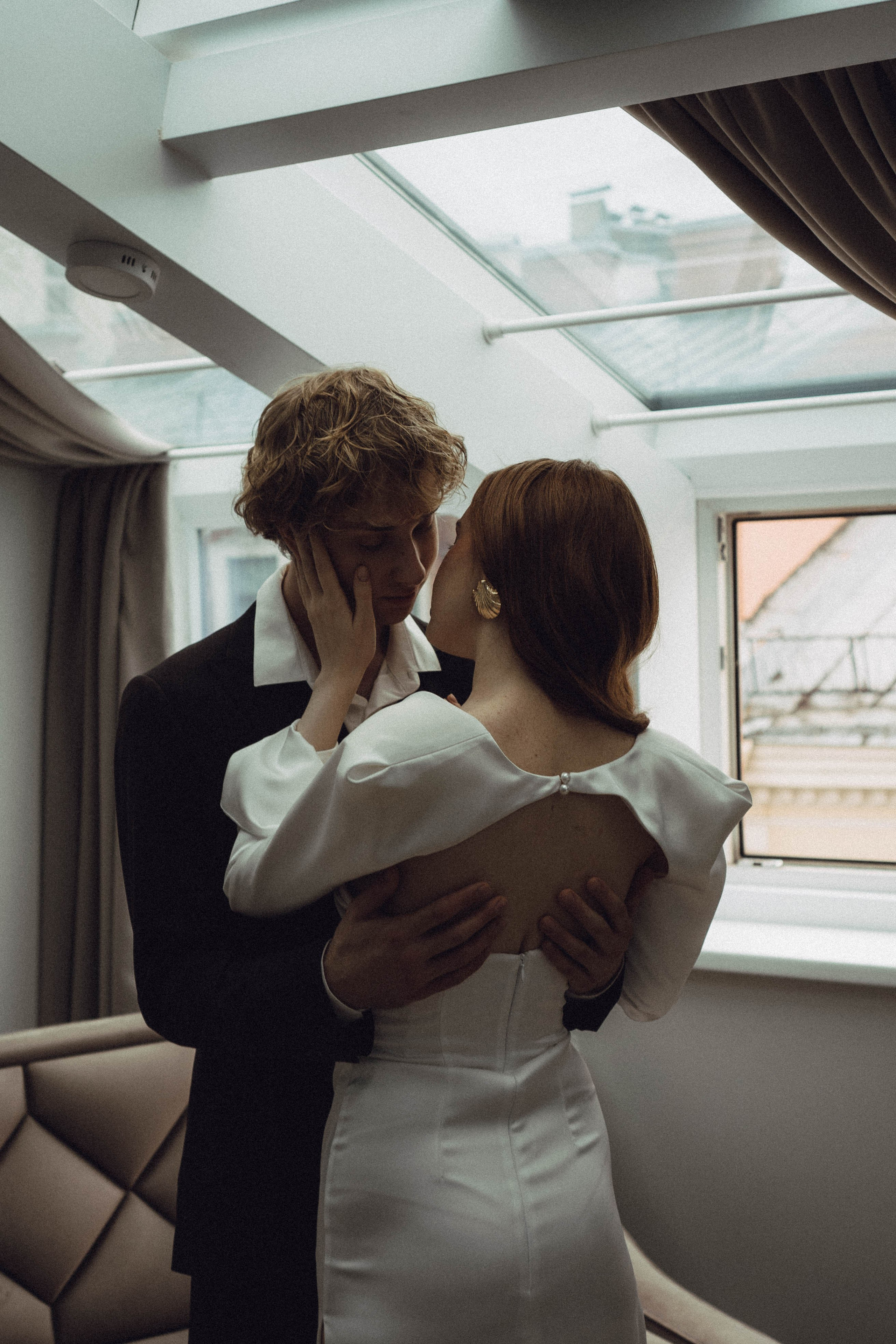 СВАДЕБНАЯ СЬЕМКА В ОТЕЛЕ. СБОРЫ ЖЕНИХА И НЕВЕСТЫ И ТАКЖЕ ТОР И ПОДГОТОВКА К ПРОГУЛКЕ. Профессиональный фотограф, Санкт-Петербург — Виктория Богомолова