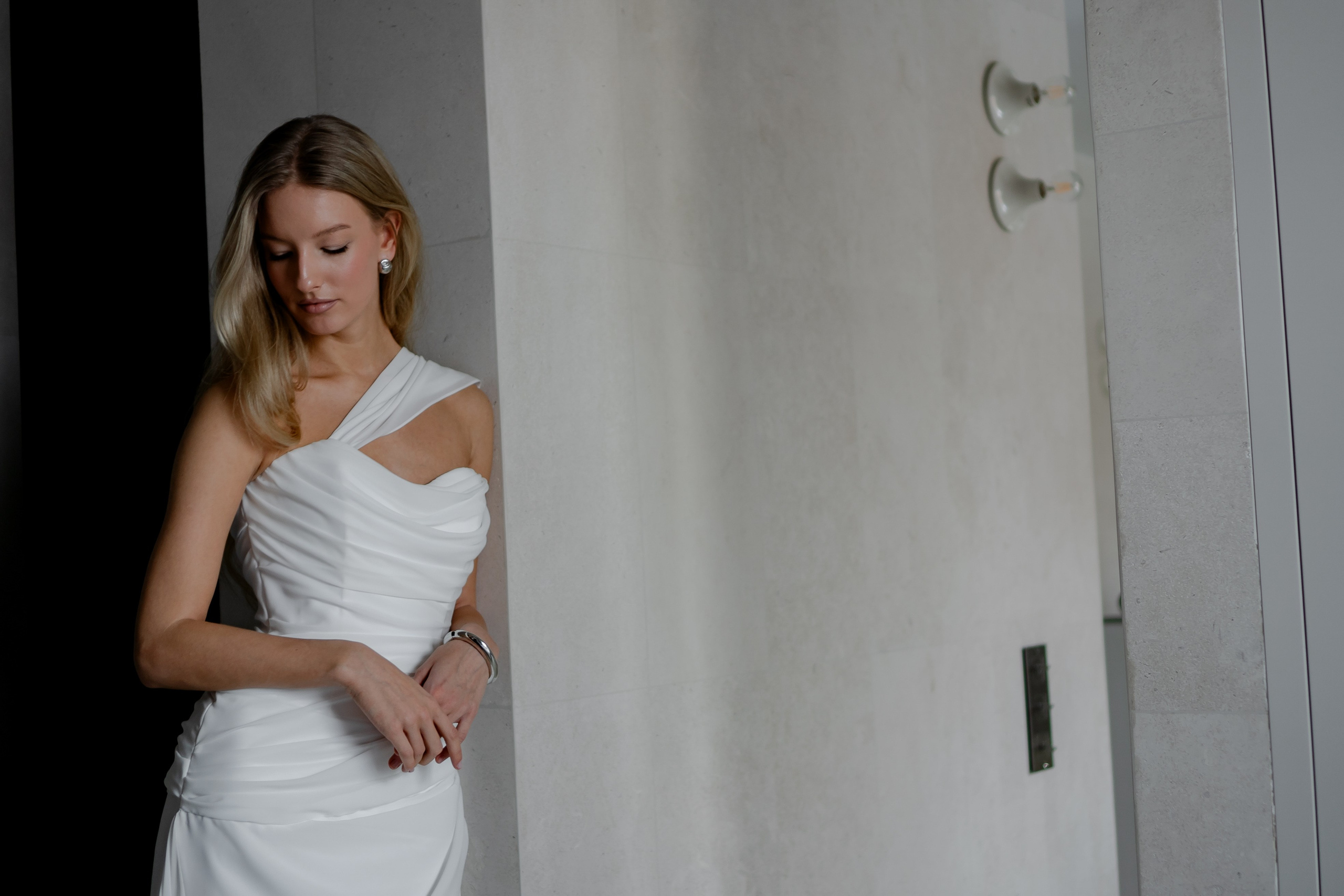 ЭЛЕГАНТНАЯ СВАДБЕНАЯ СЬЕМКА ЖЕНИХА И НЕВЕСТЫ В ДОРОГОМ ОТЕЛЕ САНКТ-ПЕТЕРБУРГА. Профессиональный фотограф, Санкт-Петербург — Виктория Богомолова